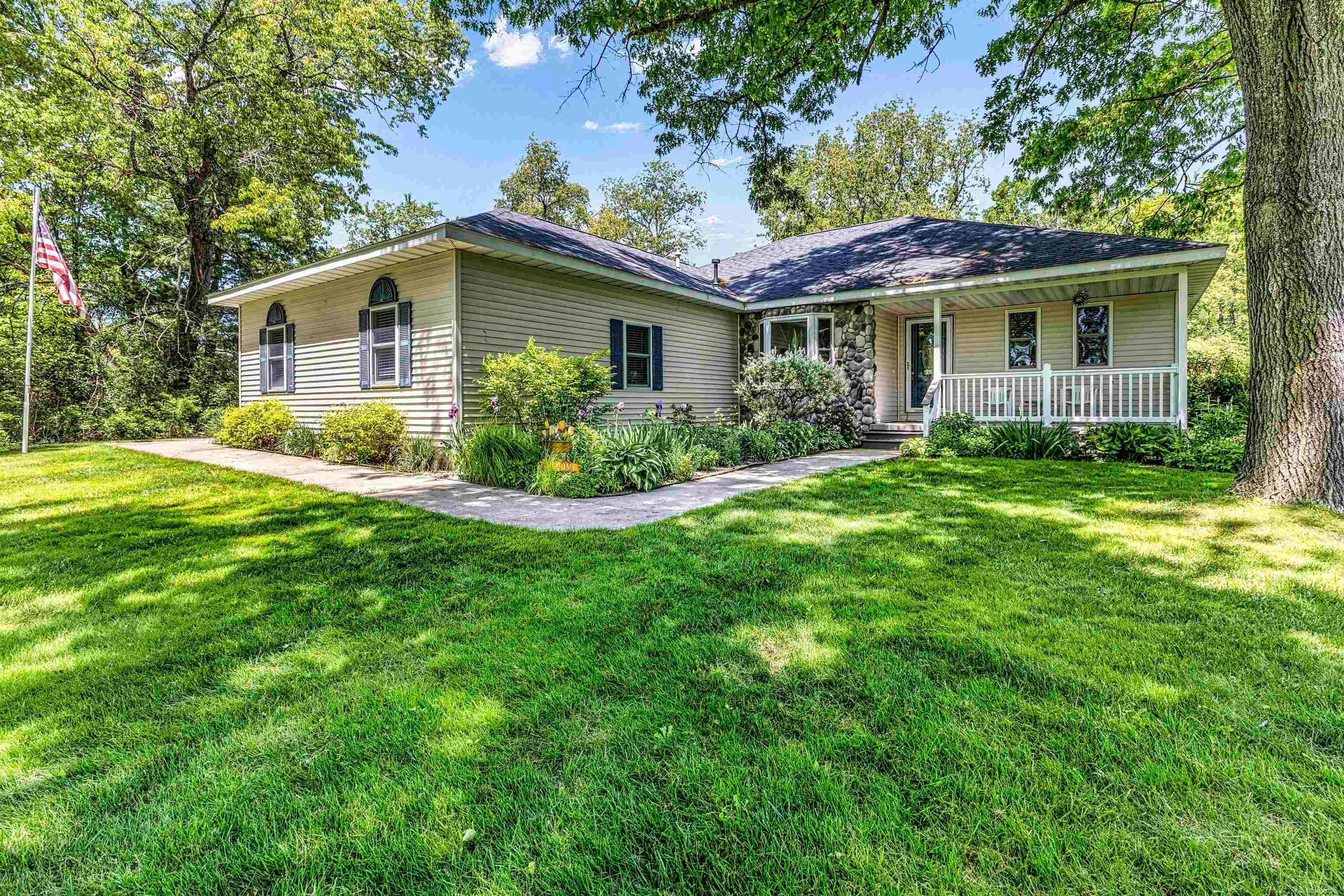 3396 Lansing Road — photo
