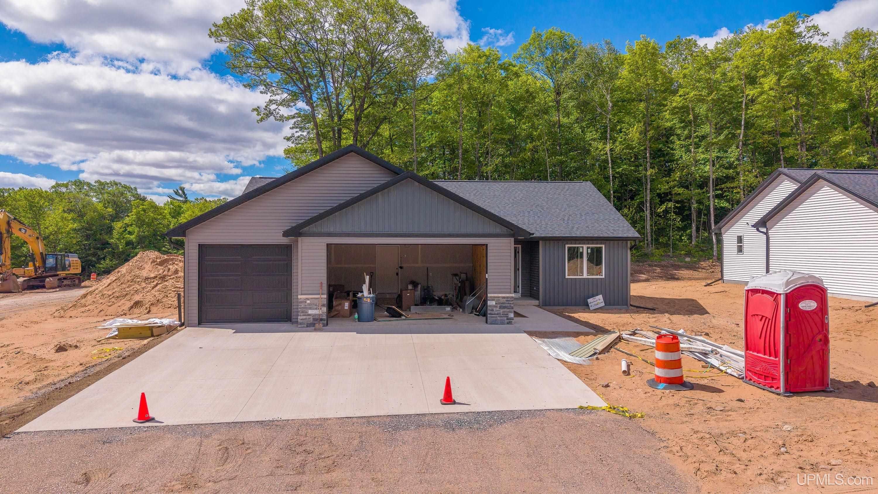150 Woodland Drive — photo