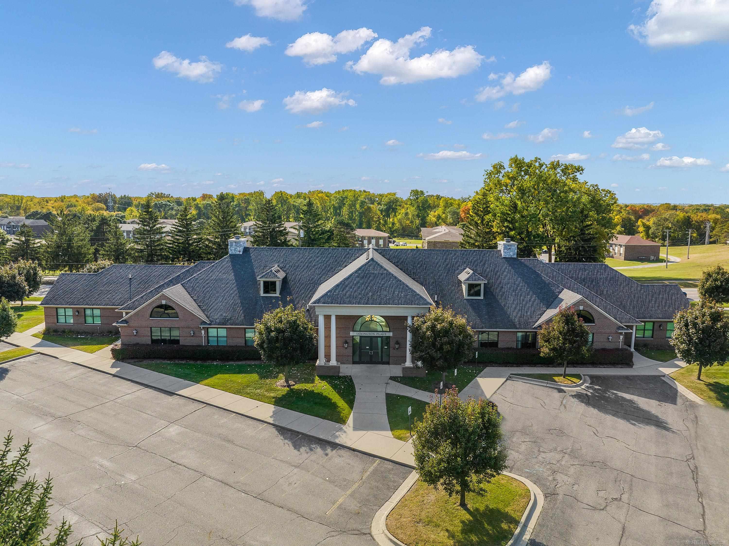 6300 22 Mile Road Suite 5 — photo