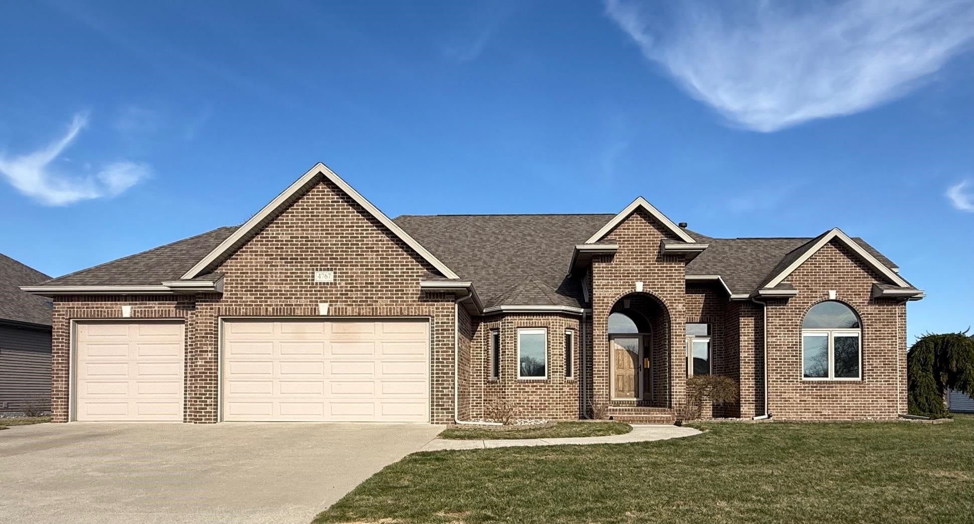 4767 Pine View Court — photo