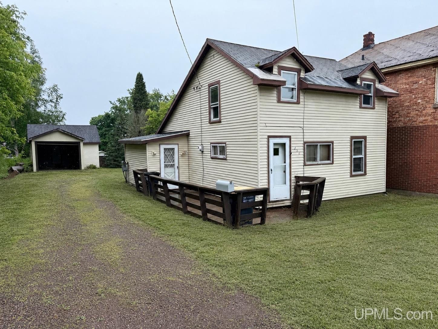 219 E Bonnie Street — photo