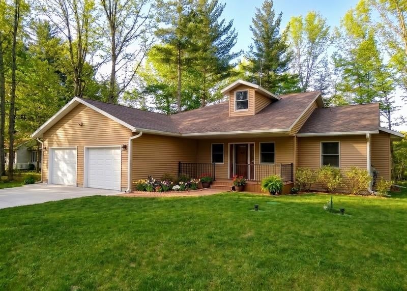 3215 North Branch Drive — photo