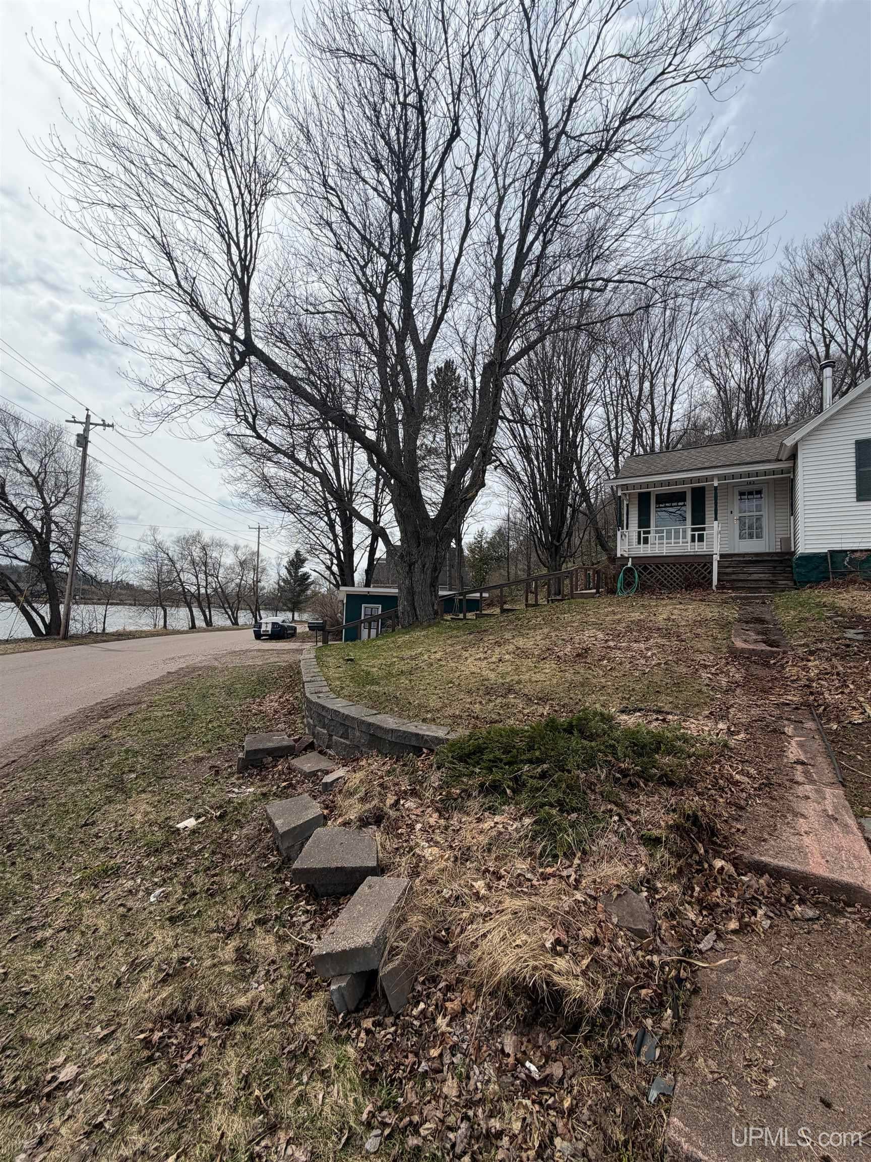 163 Cliff Street — photo