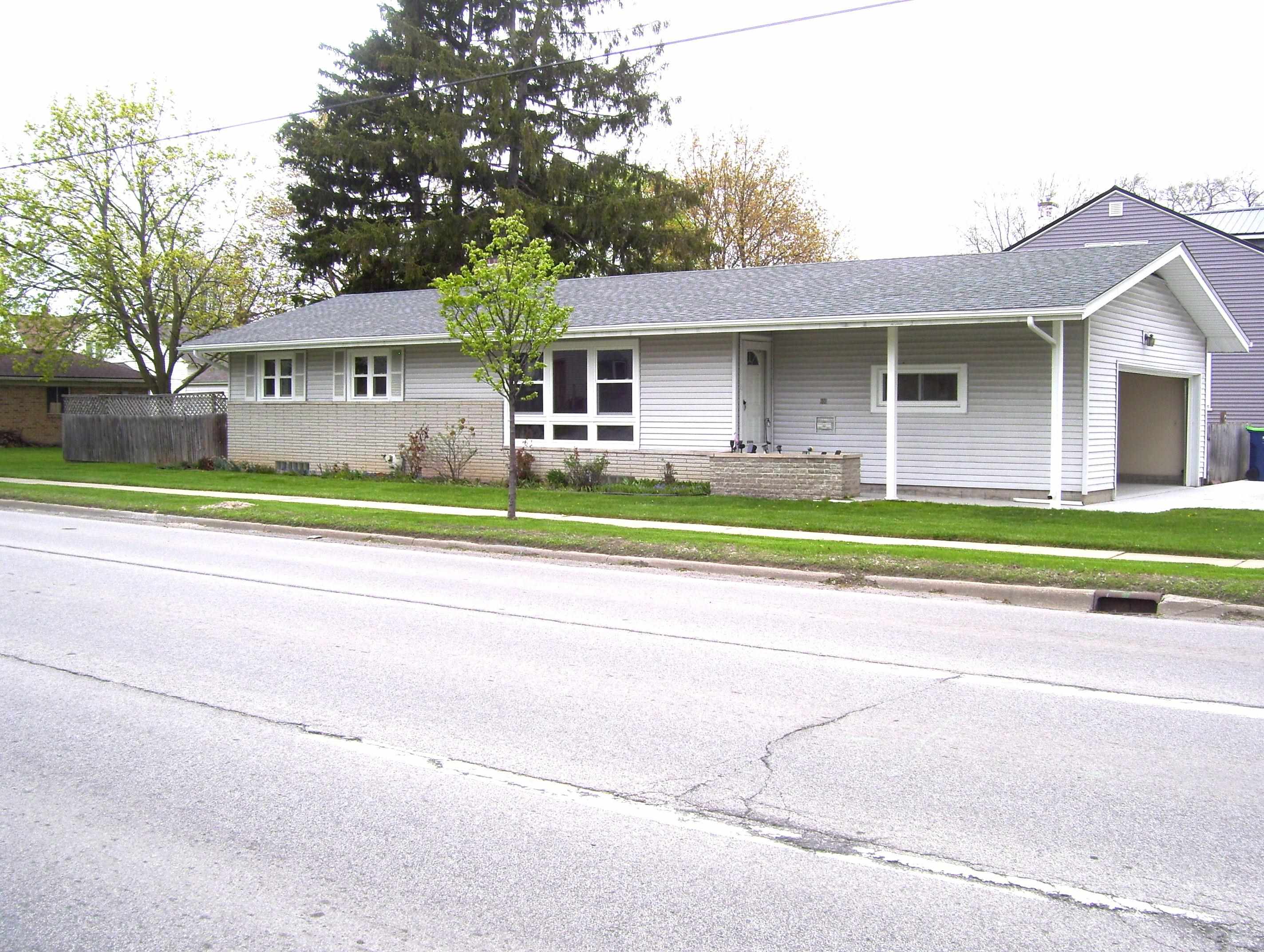 600 W Jenny Street — photo