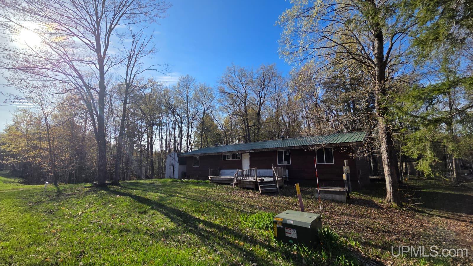 7122 Maple Grove Road — photo