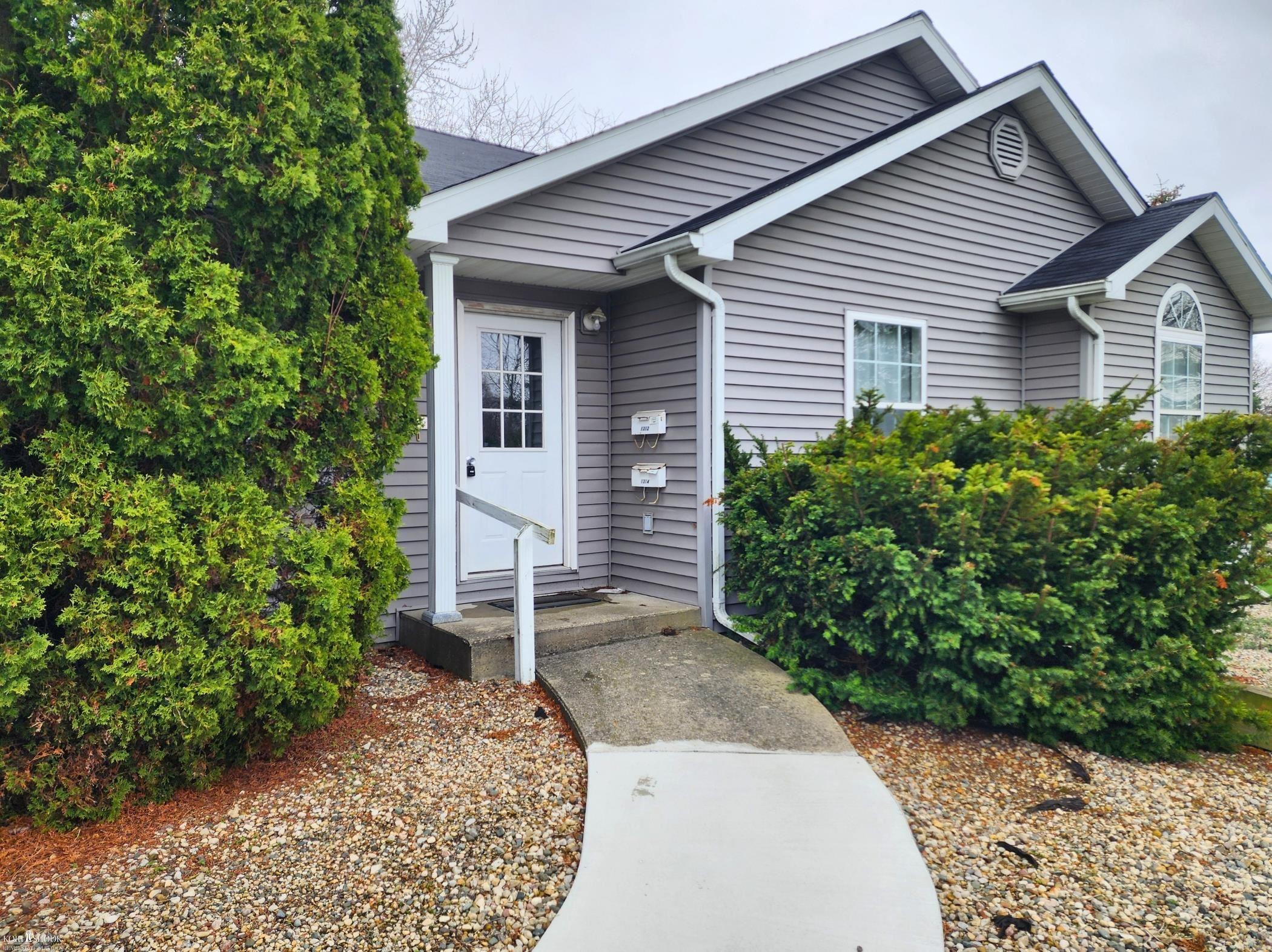 1314 N Hickory Street — photo