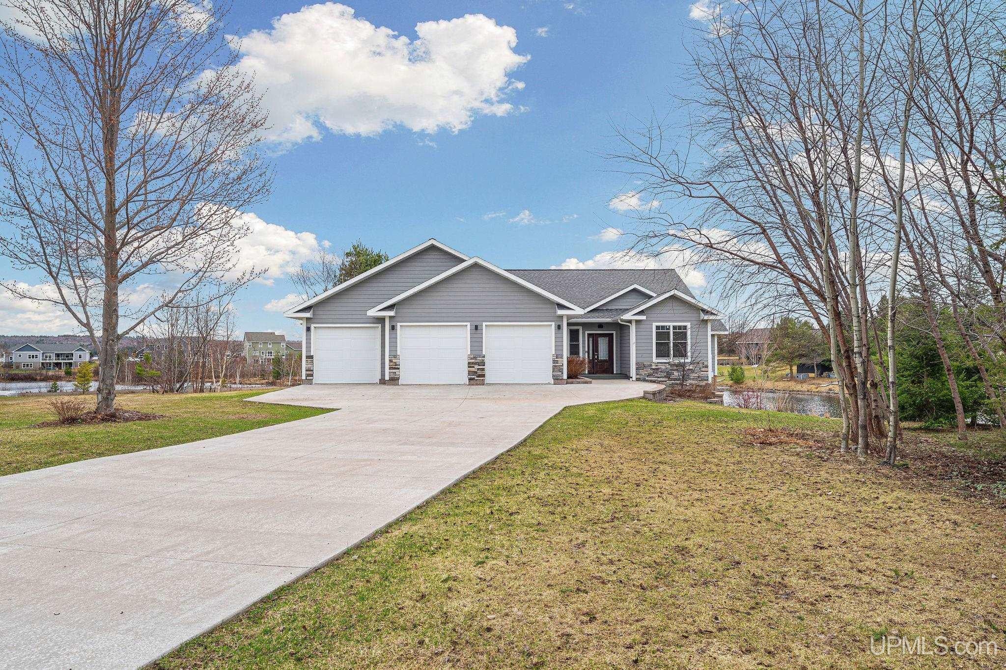 4017 Mariner Court — photo