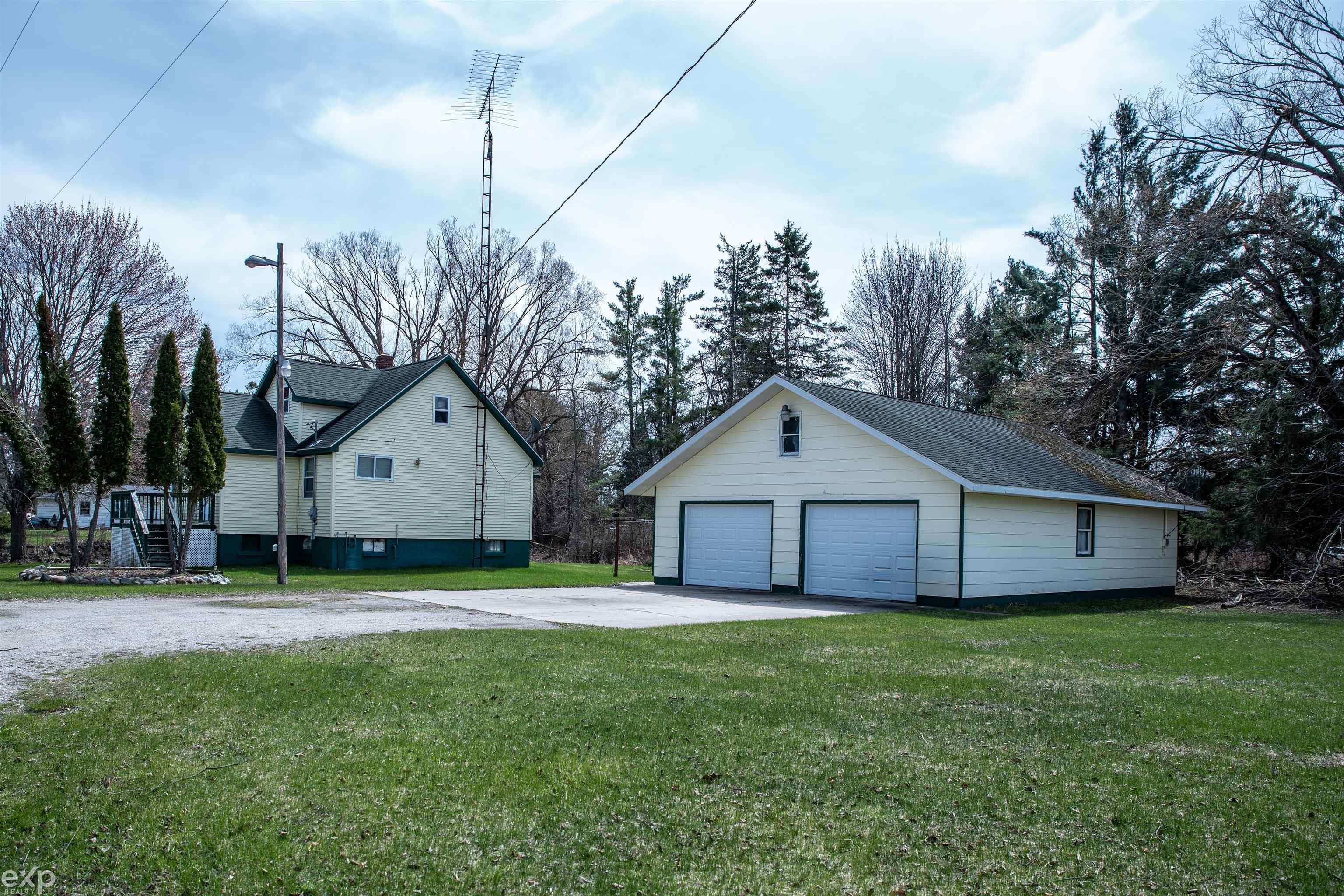 5368 Alger Smith Road Road — photo