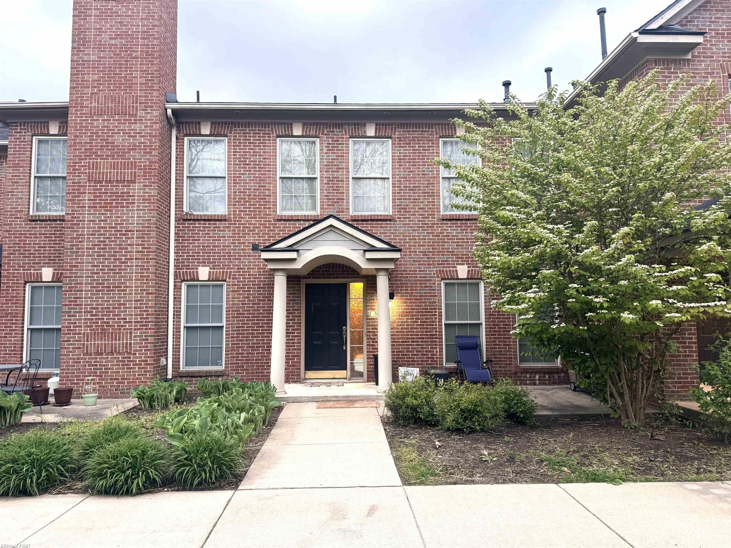 5647 Hampshire Lane — photo