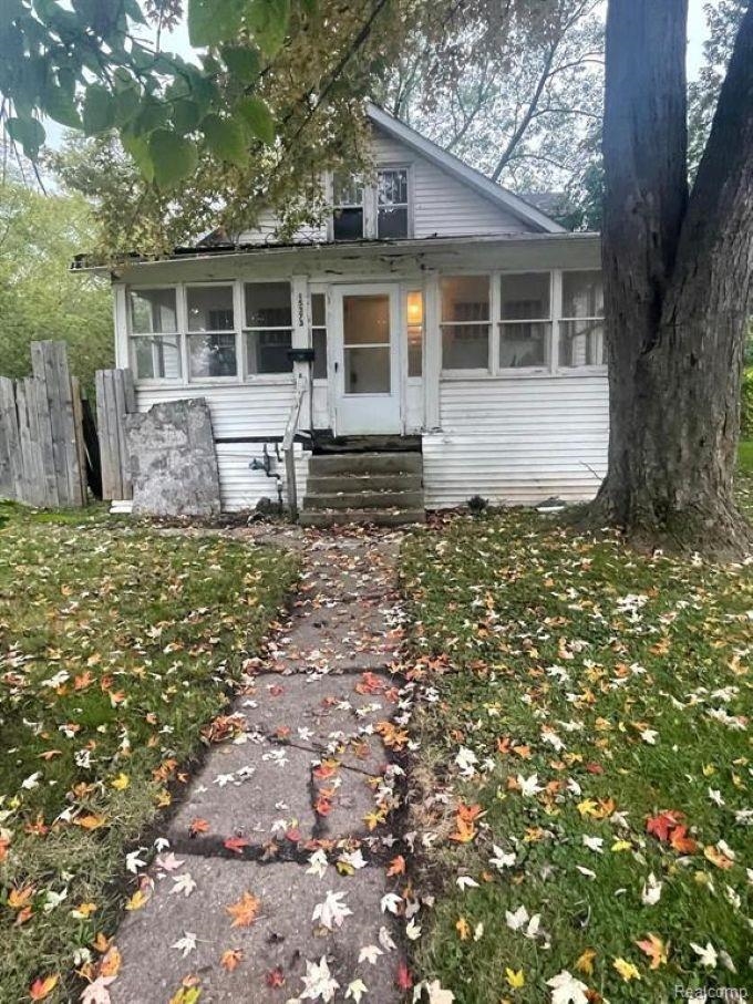 15373 Lamphere Street — photo