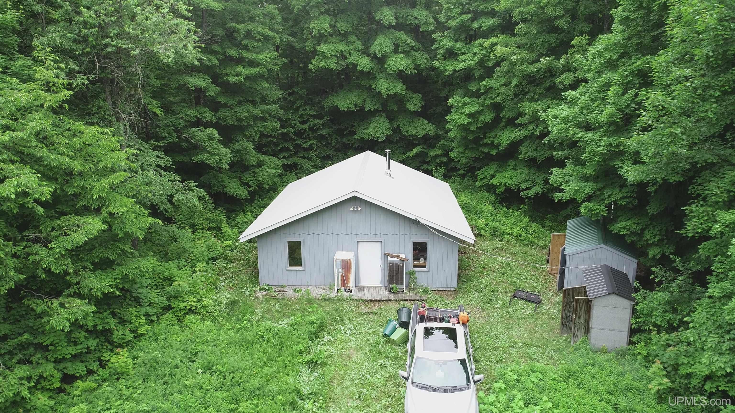 40 Acres The Grade Road — photo