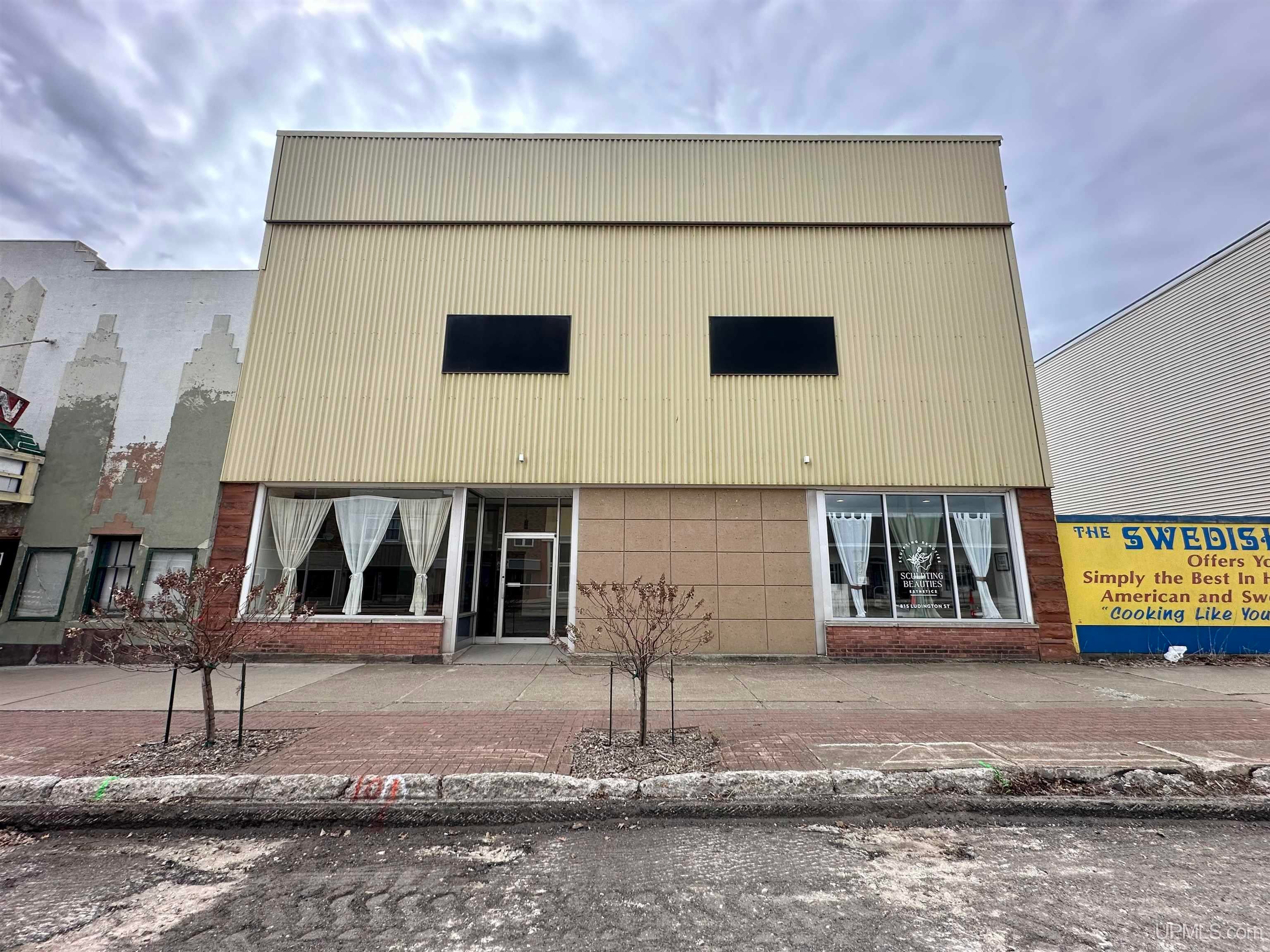 815 Ludington Street — photo