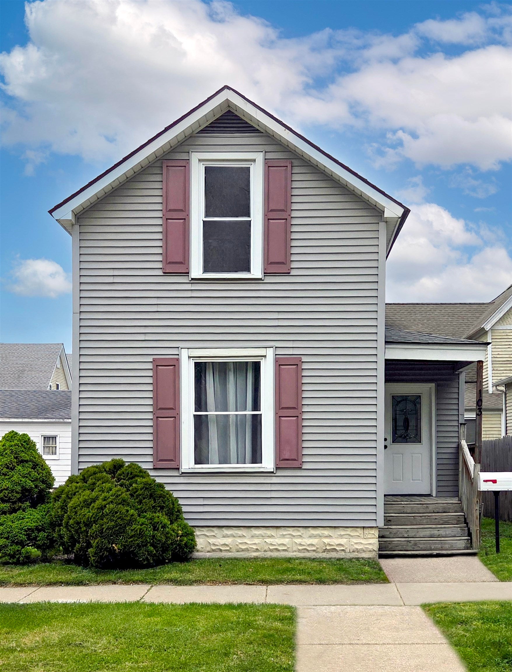 103 E Vermont Street — photo