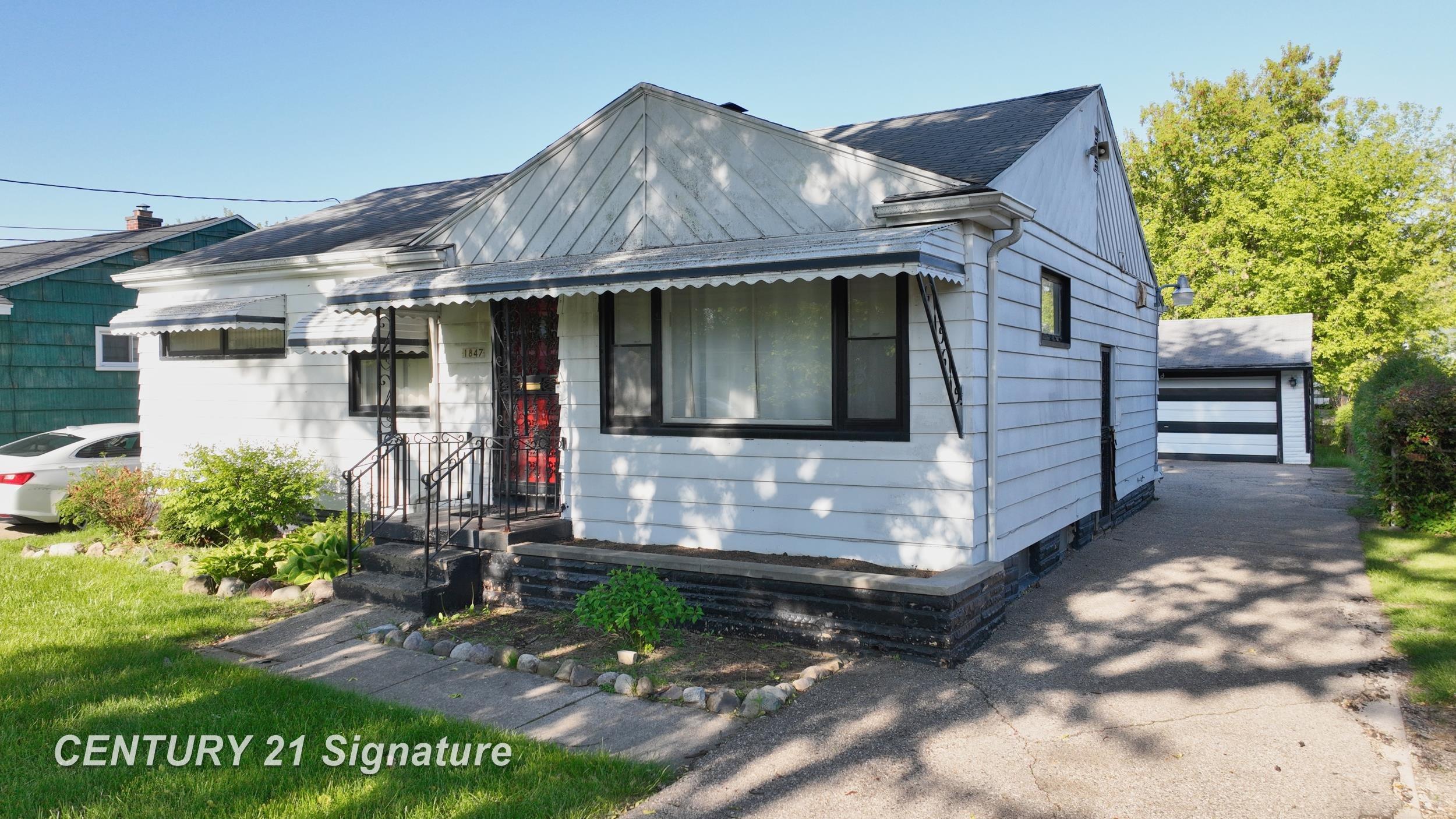 1847 Barks Street — photo