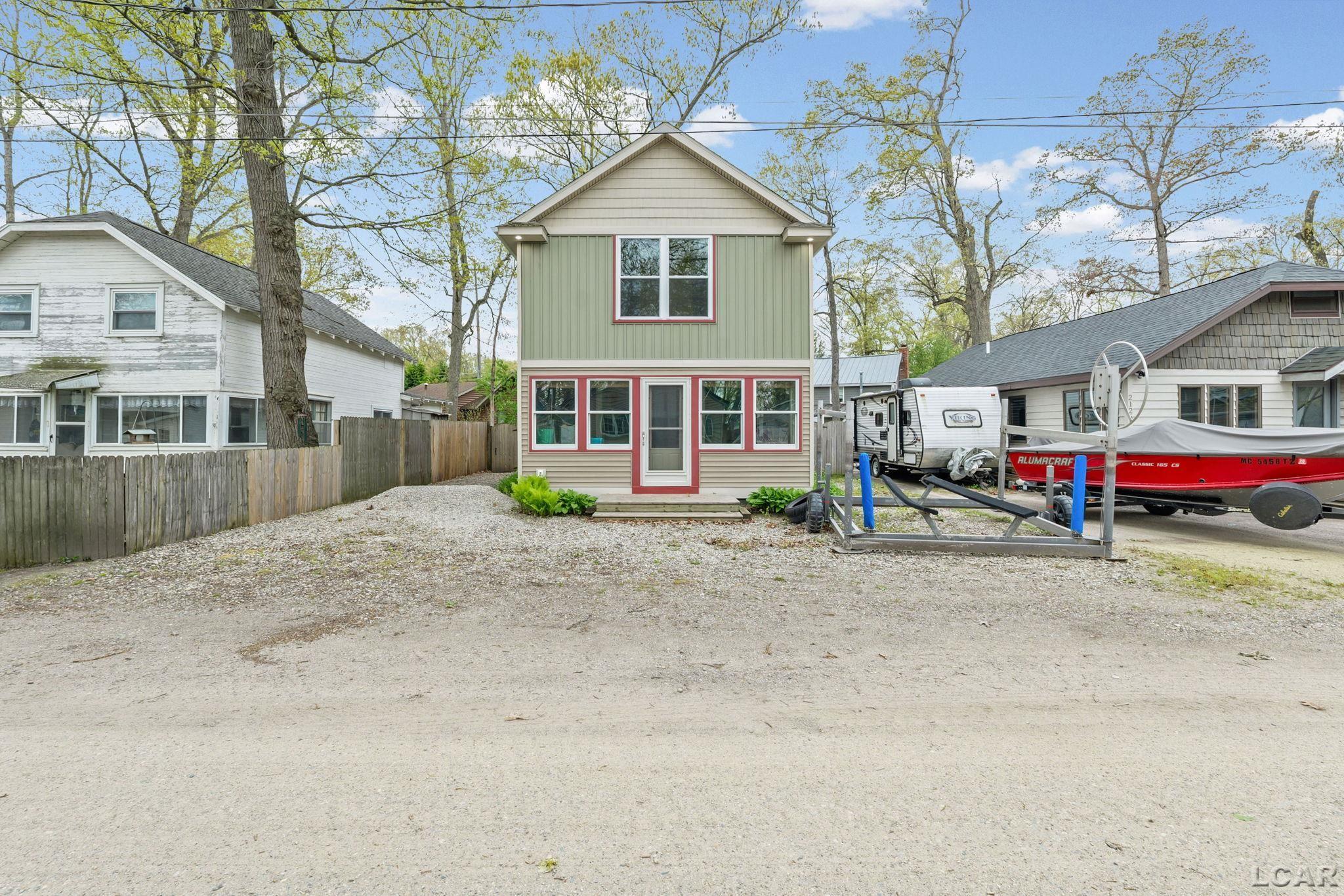 2128 Glenwood Court — photo
