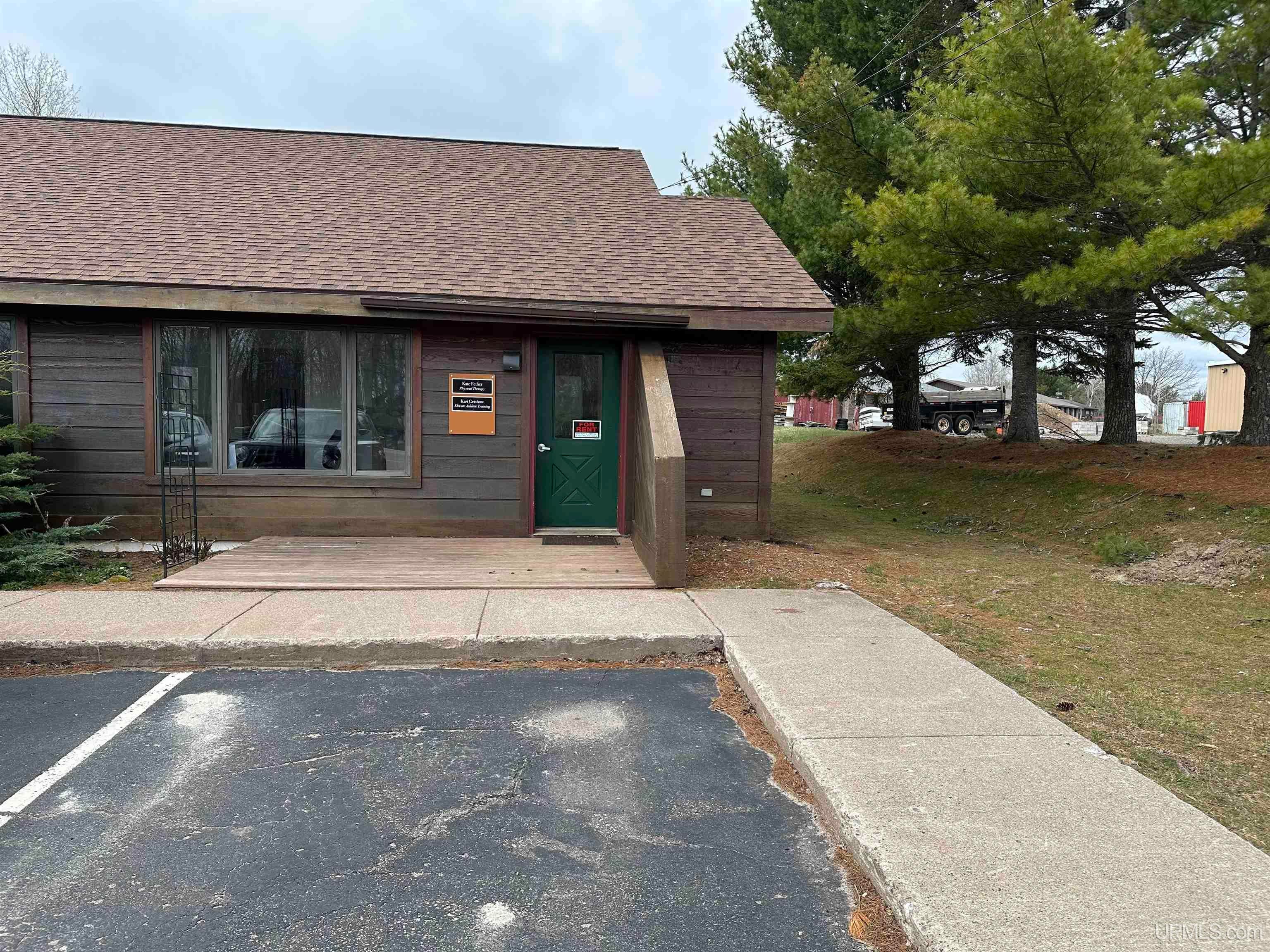 6044 S US 41 Highway Unit 2 — photo
