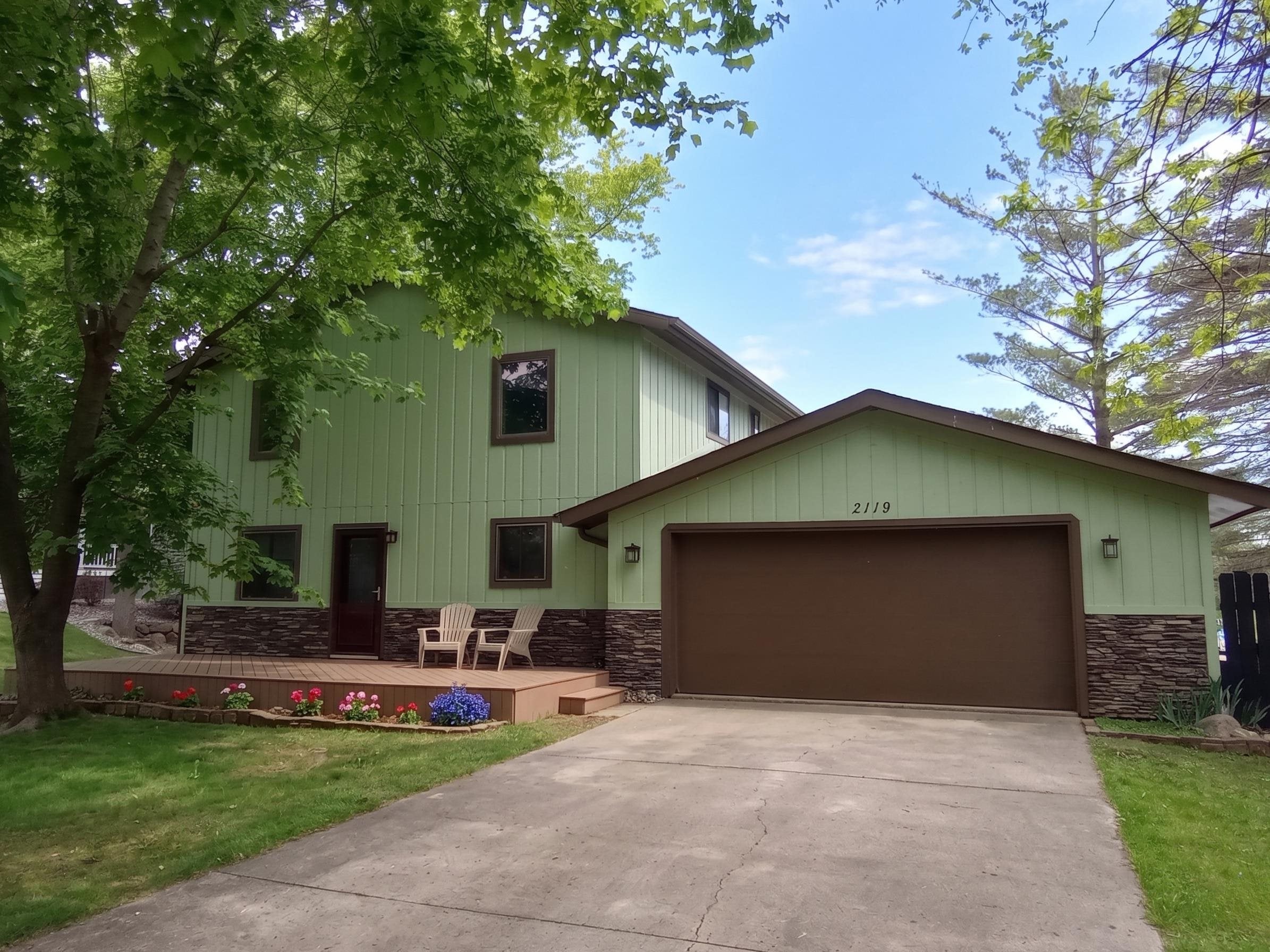 2119 Middle Haven Drive — photo
