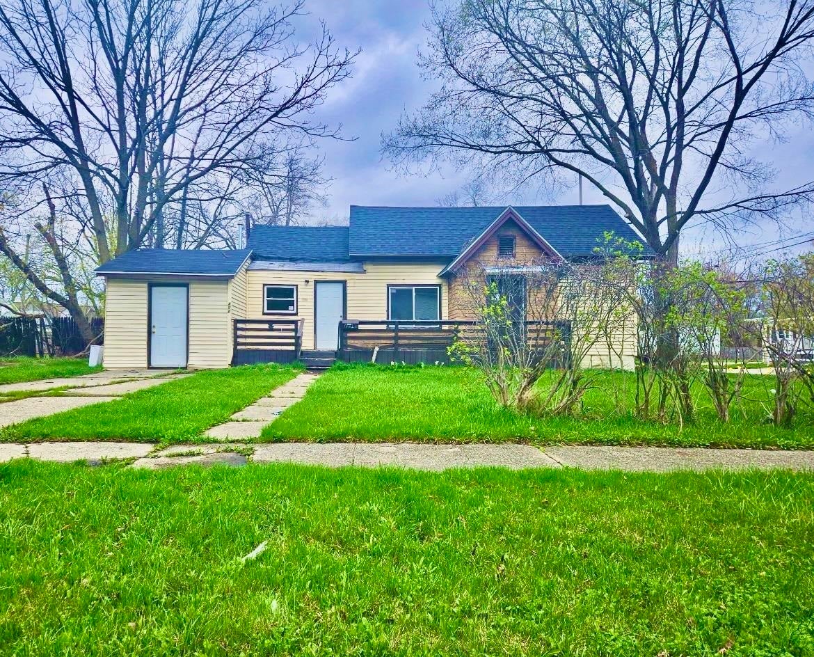 402 Oak Street — photo