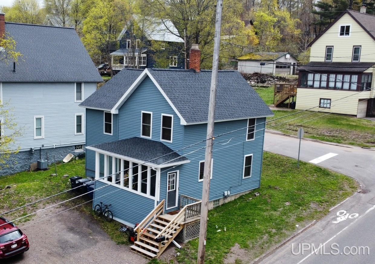 305 Bridge Street — photo