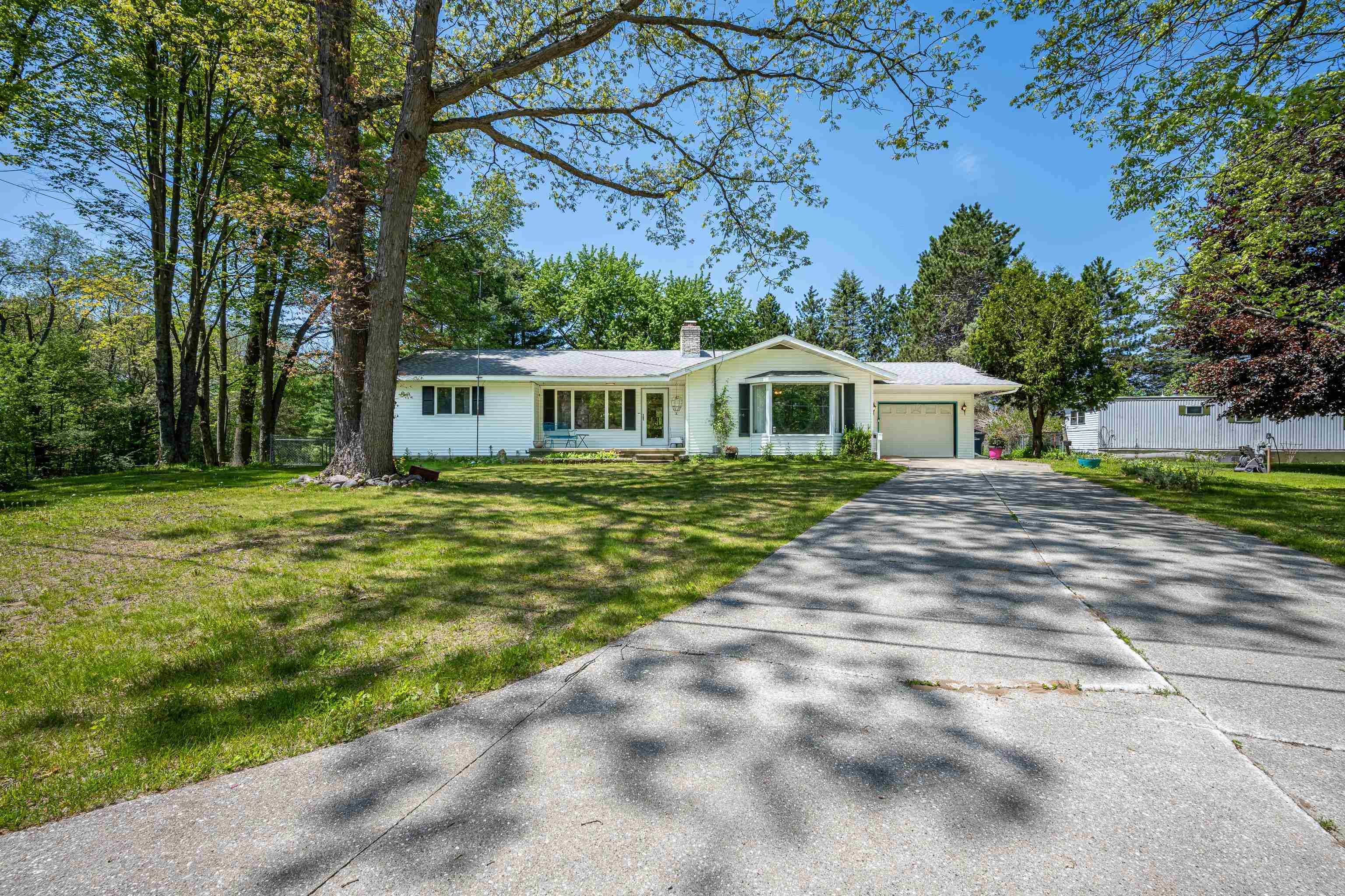 2881 Dean Street — photo