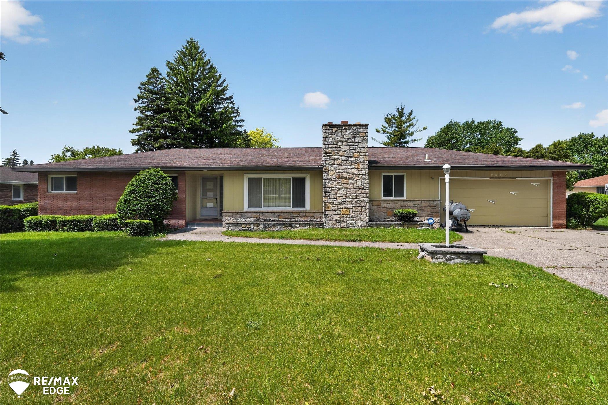 2809 S Outer Drive — photo
