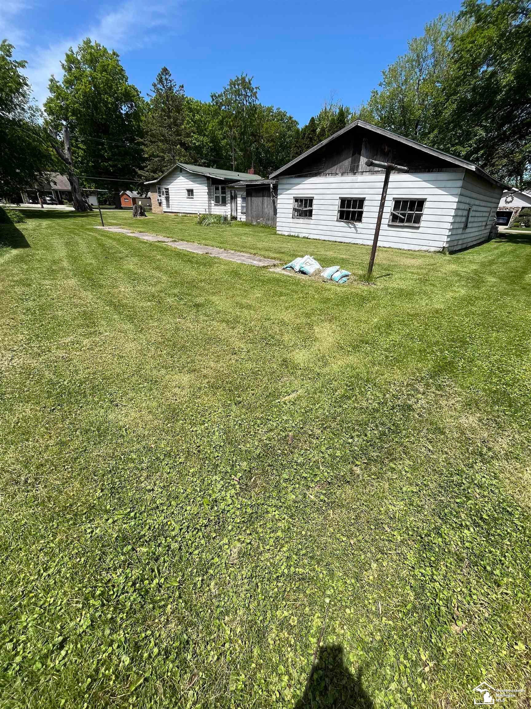 13698 Laplaisance Road — photo