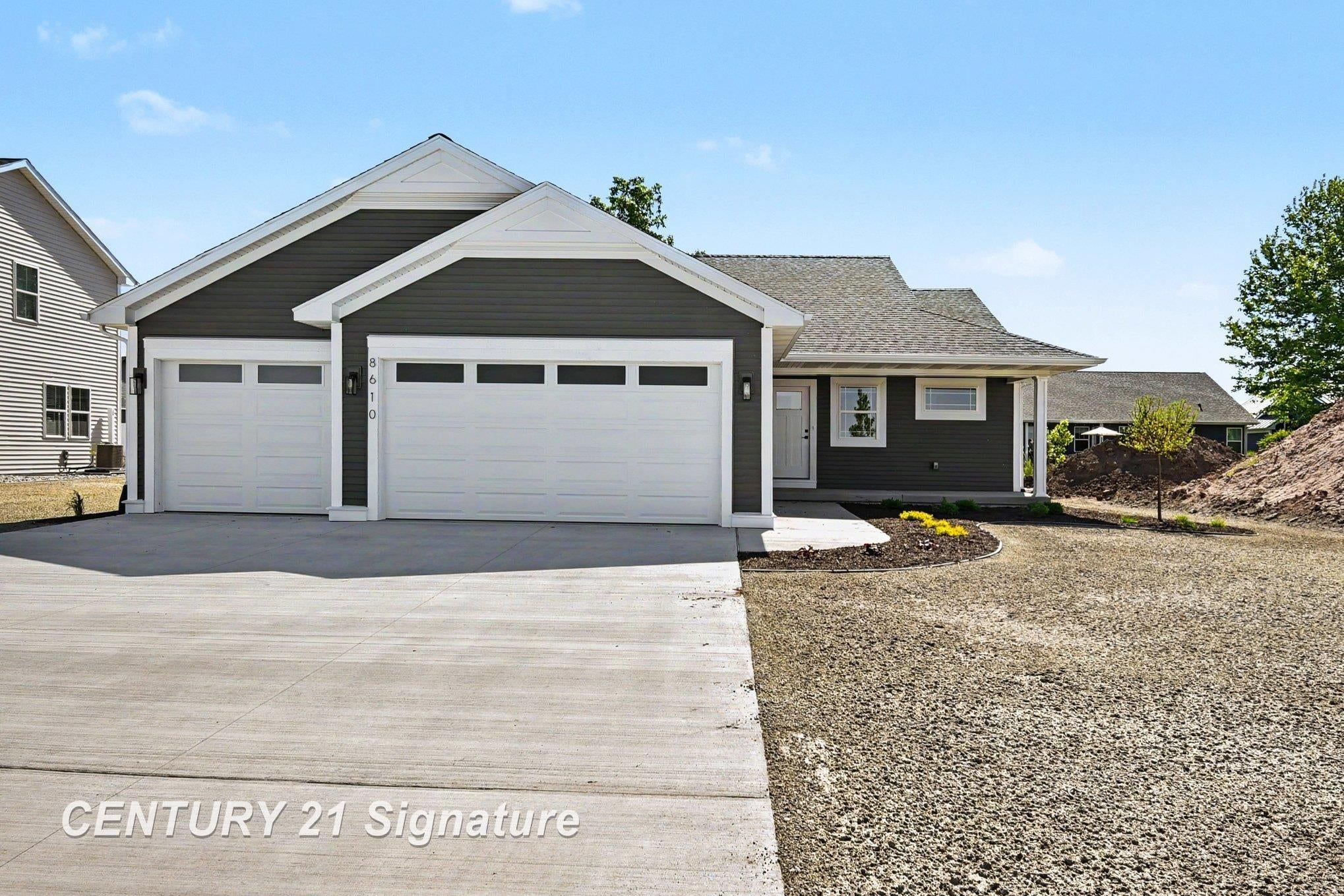 8610 Foxtail Trail — photo