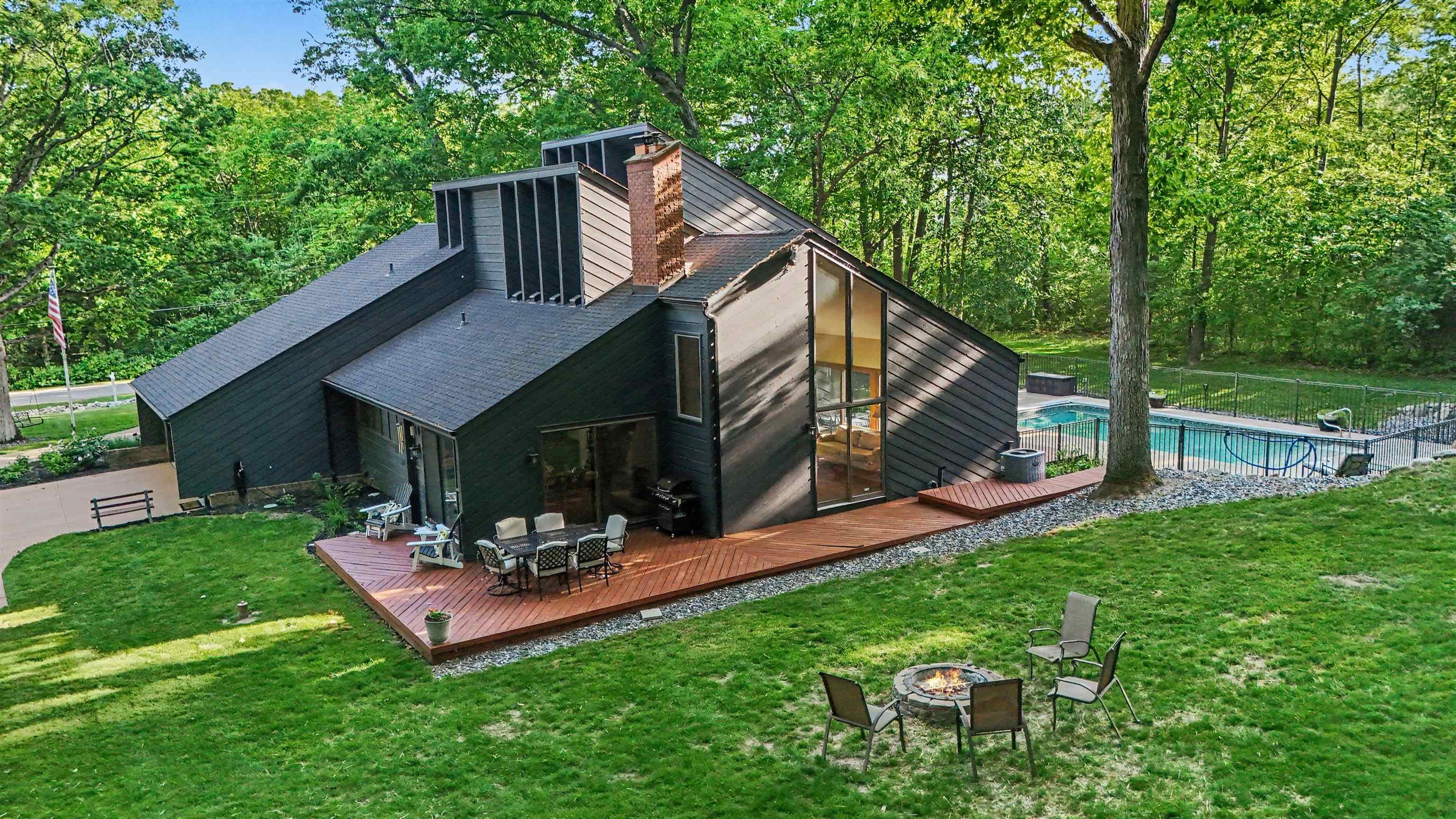 5143 Green Meadows Road — photo