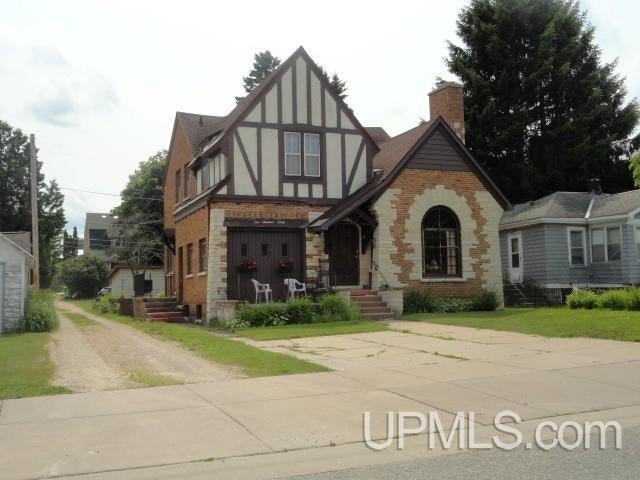 130 E Onota Street — photo