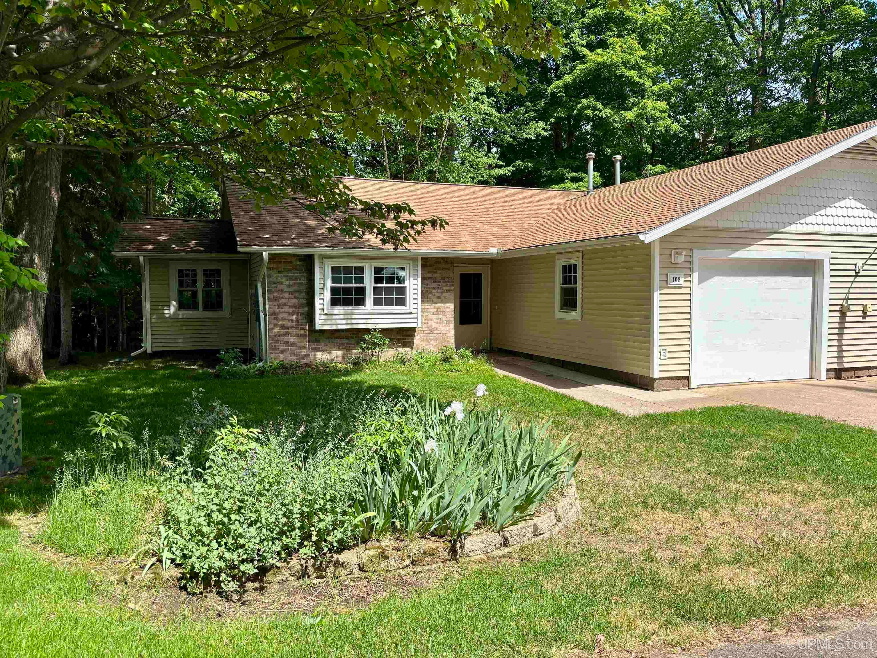 108 Forest Ridge Drive — photo