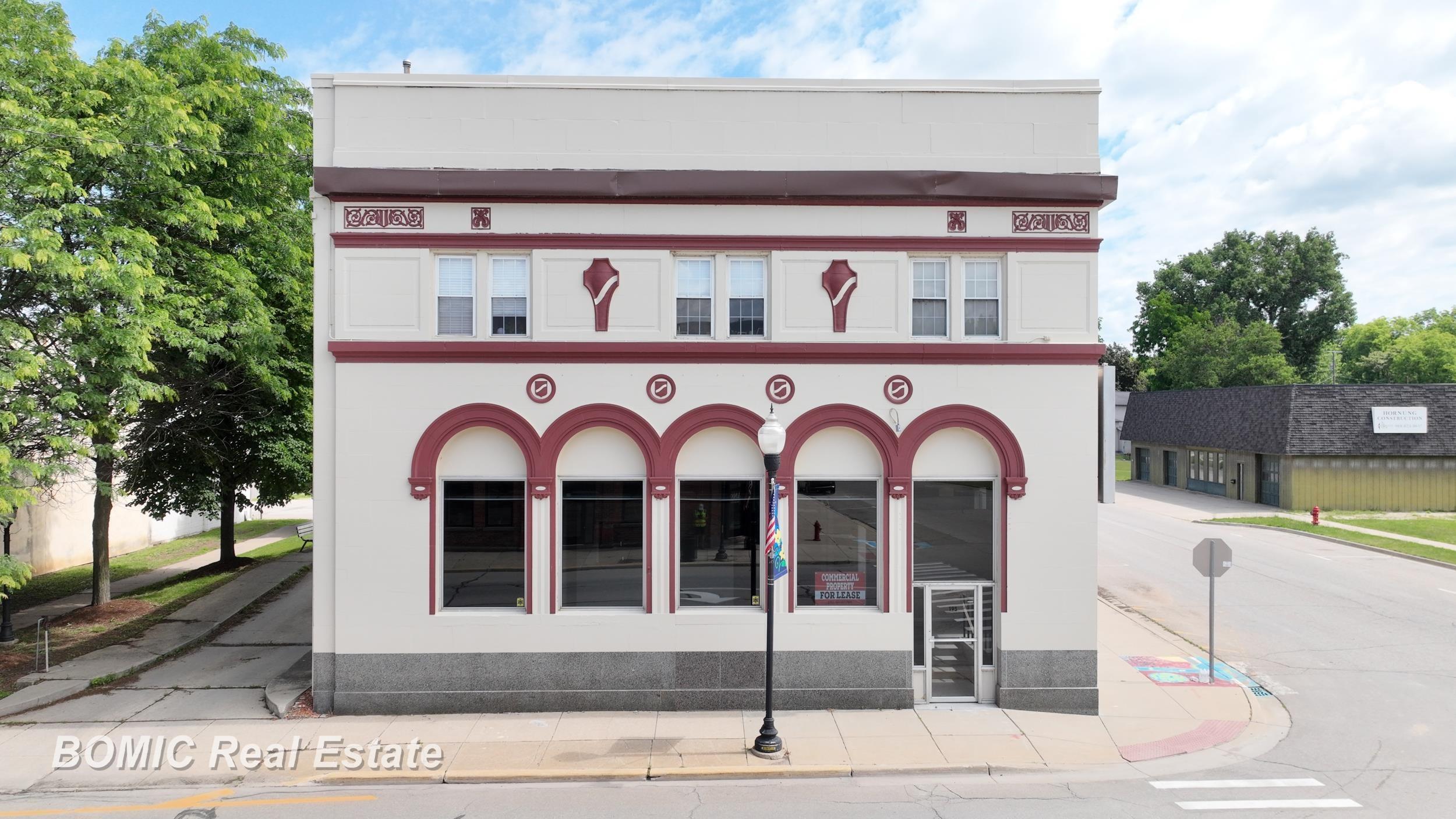 195 E Huron Avenue — photo