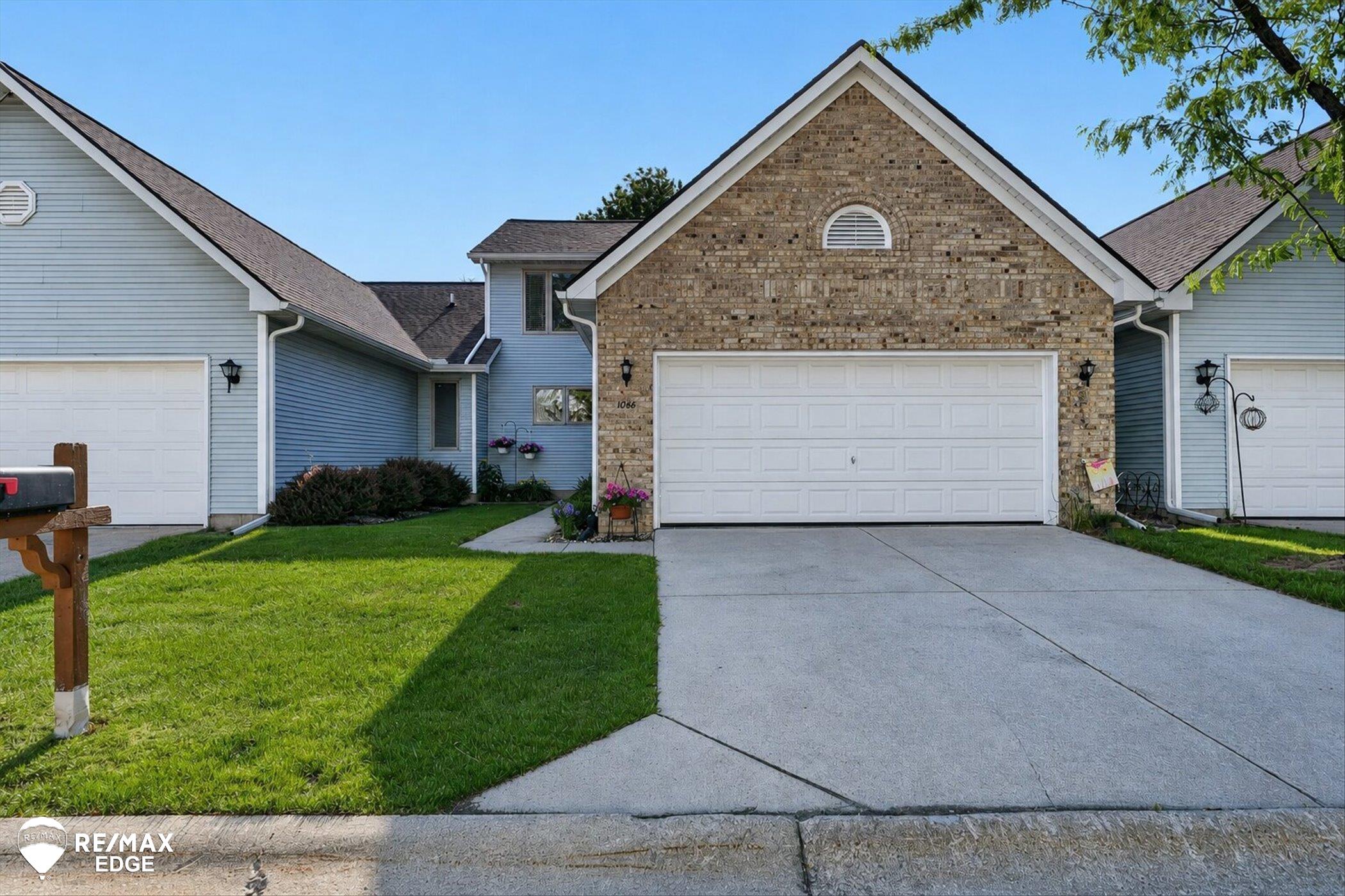 1060 Julie Drive — photo