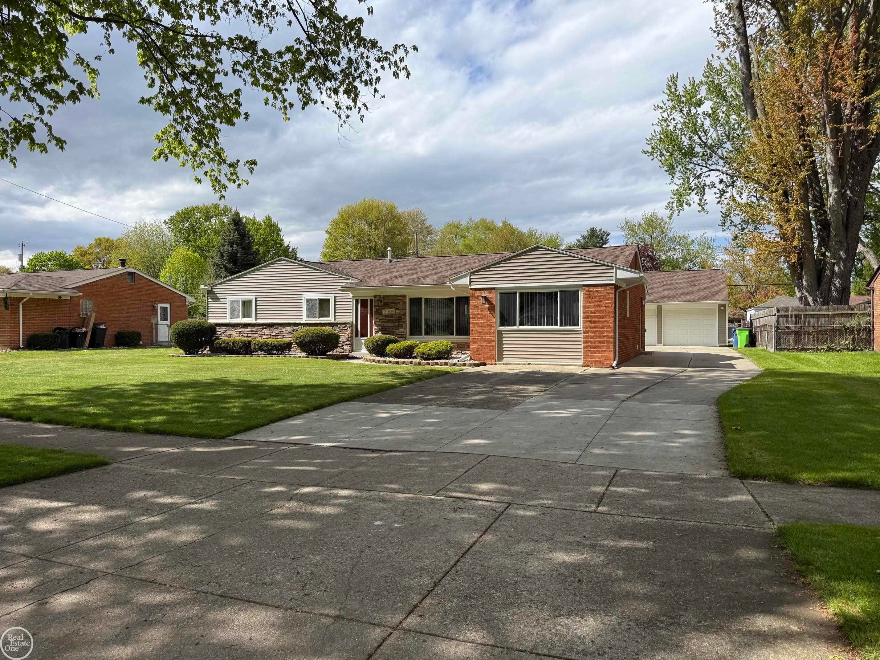 34639 Jerome Street — photo