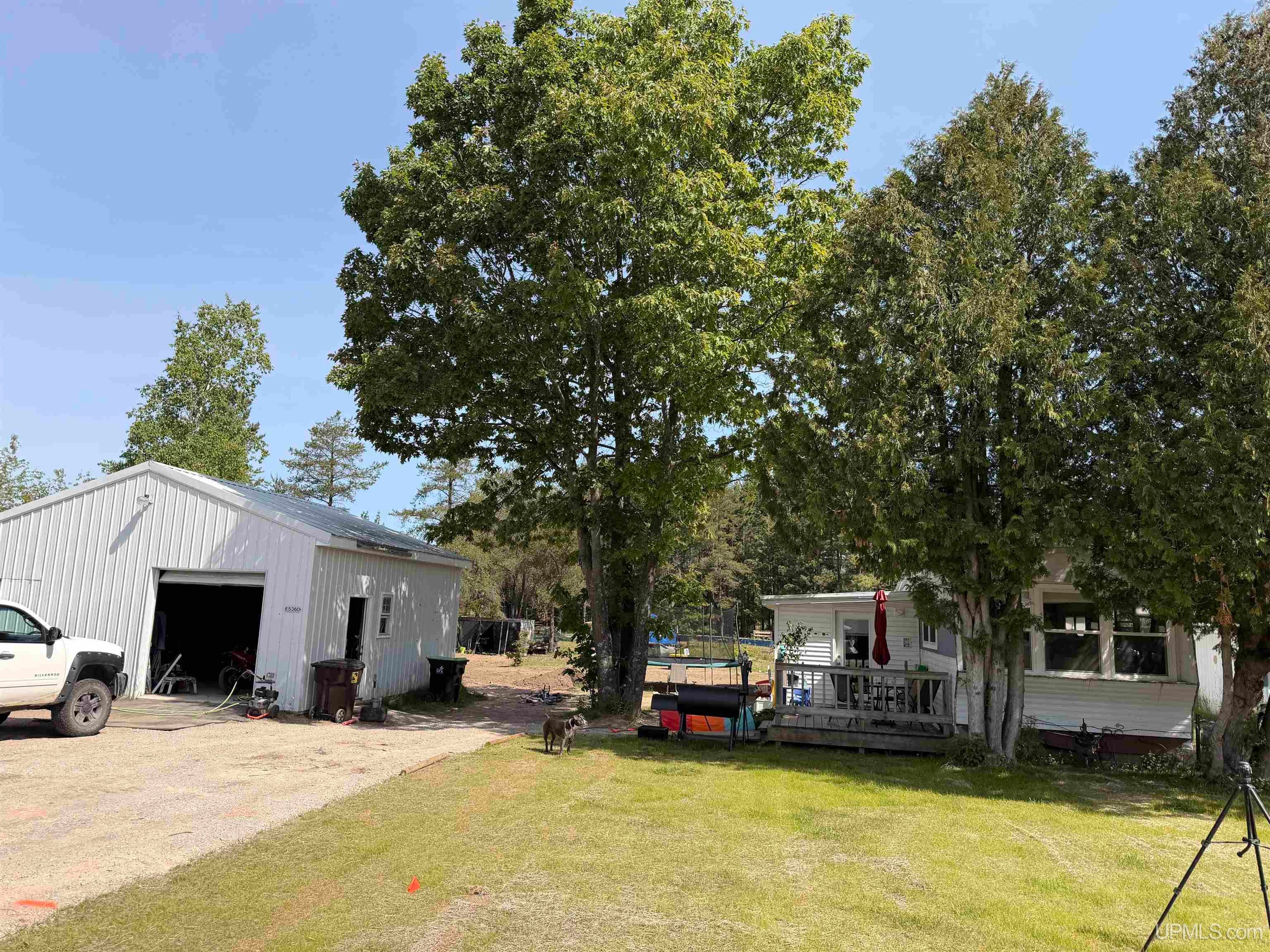 E5360 Woodland Avenue — photo