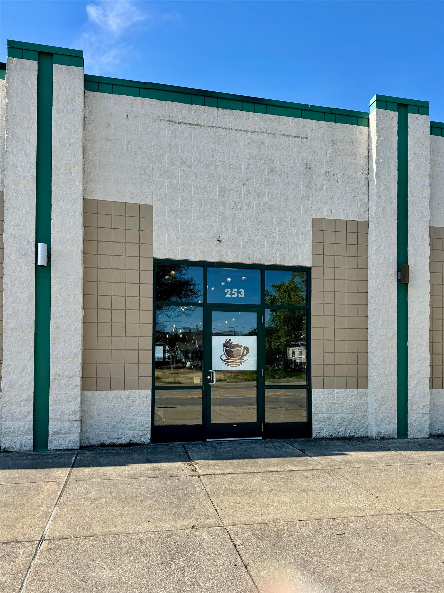 253 W Saginaw Street — photo