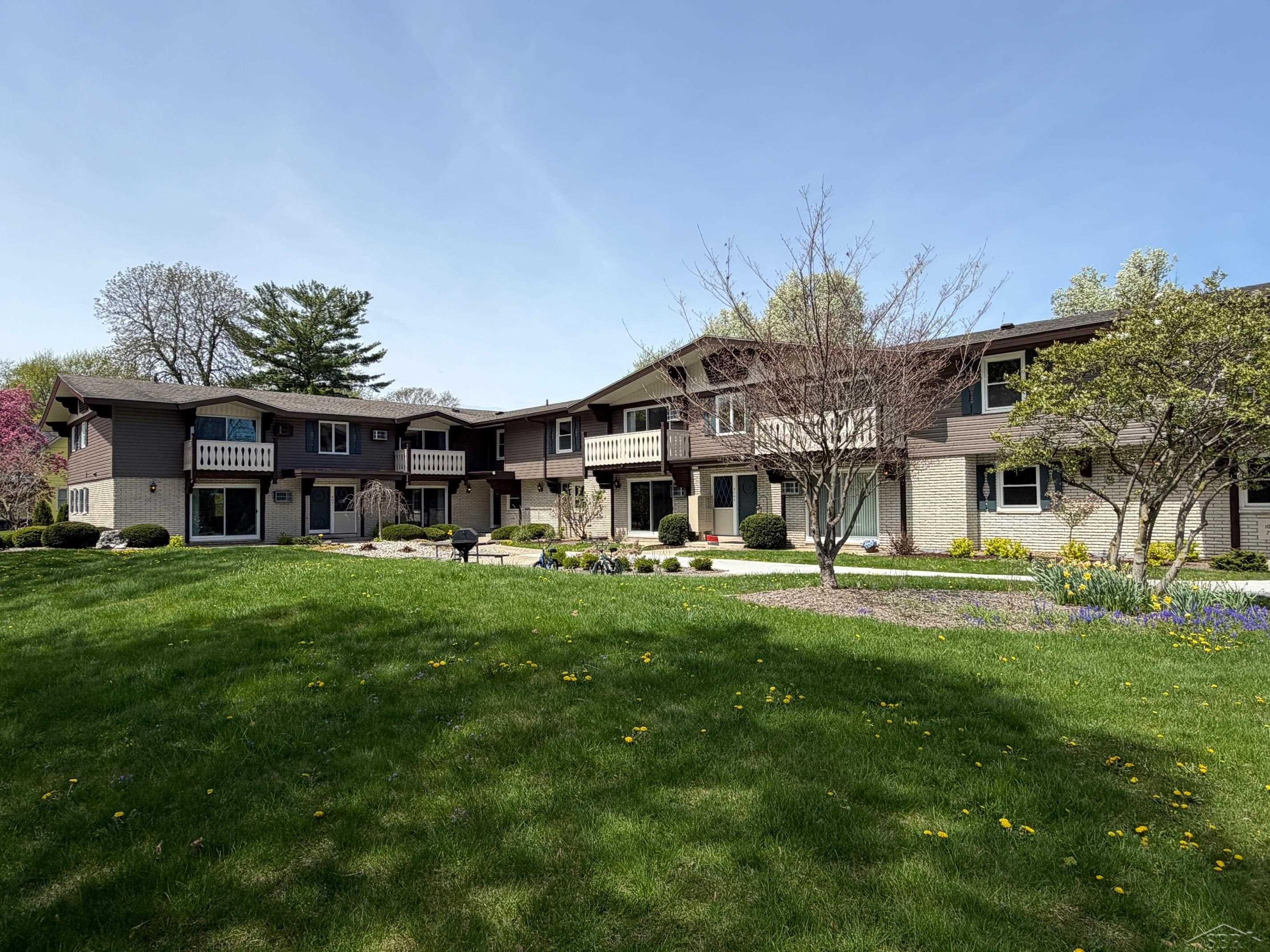 240 W Tuscola Unit 9 Street 9 — photo
