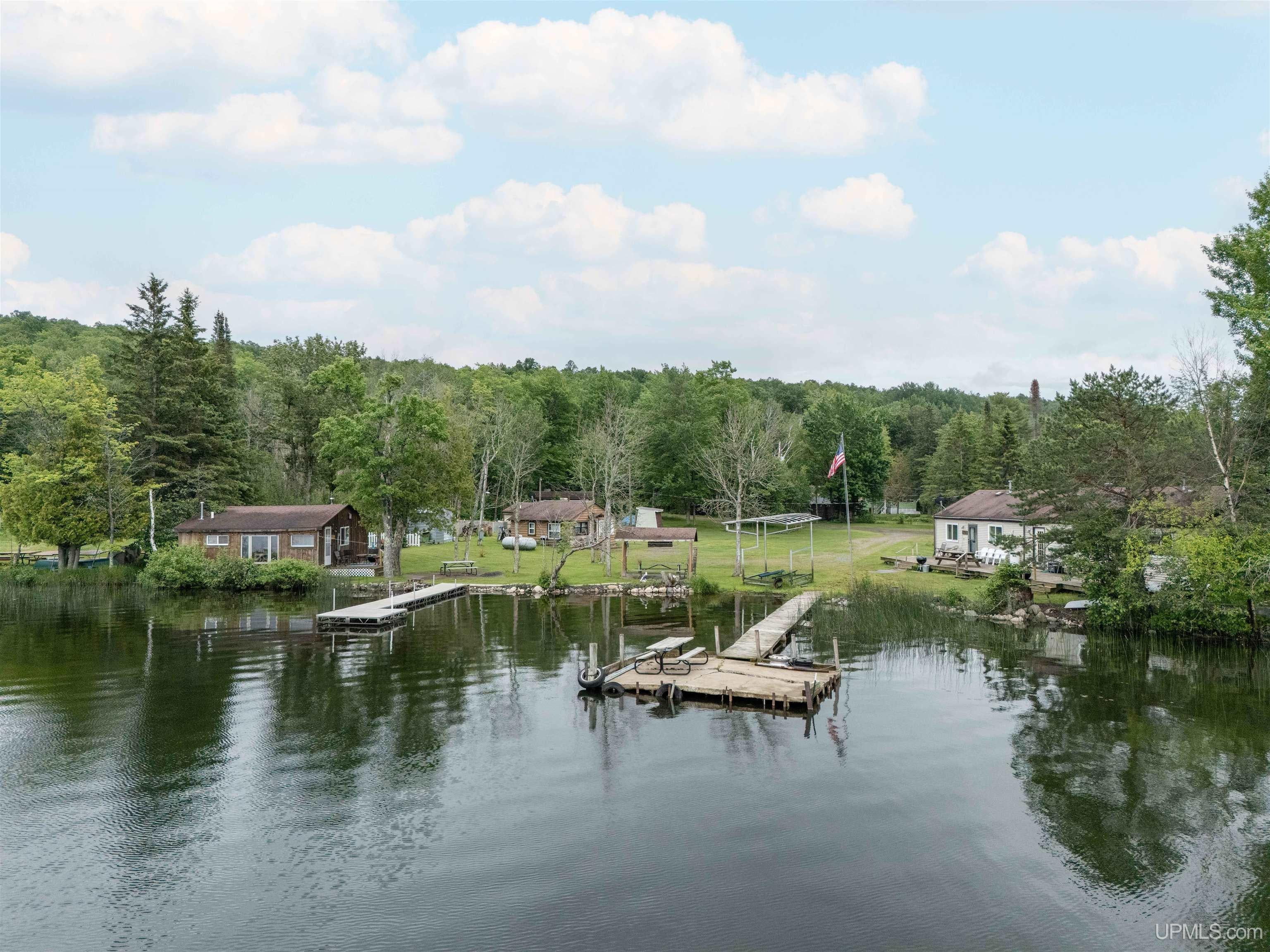 229 E Lake Emily Road — photo