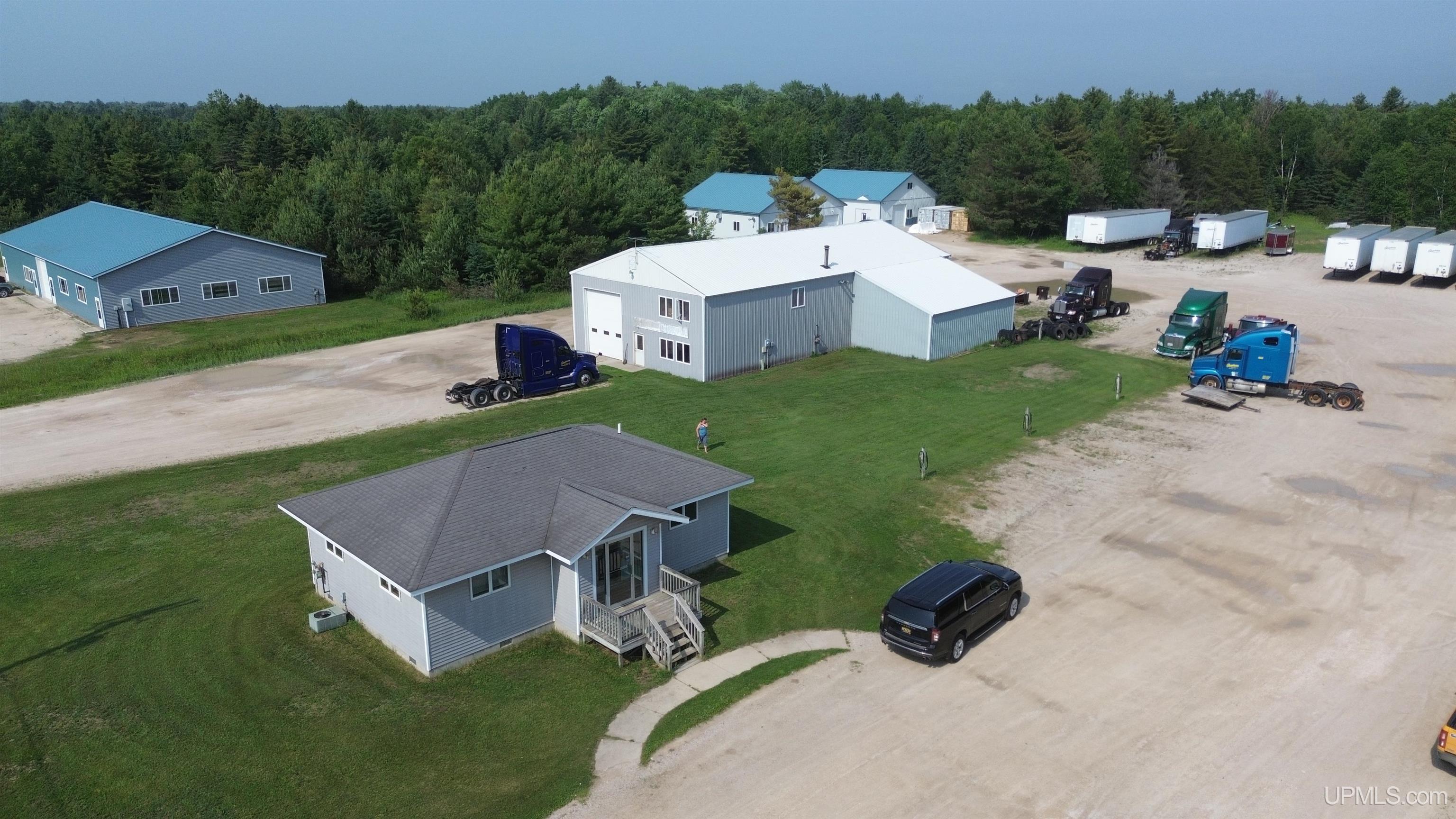 450 & 458 Klagstad Road — photo