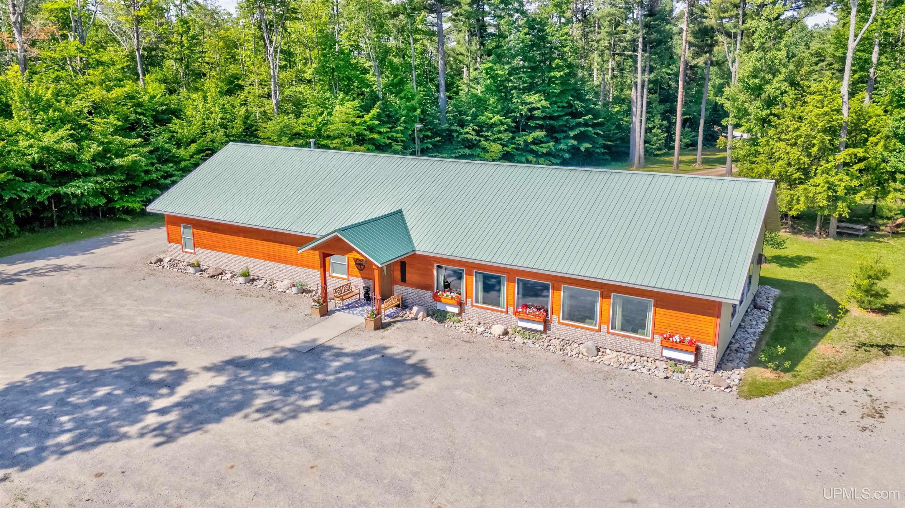 8928 N Boot Lake Road — photo