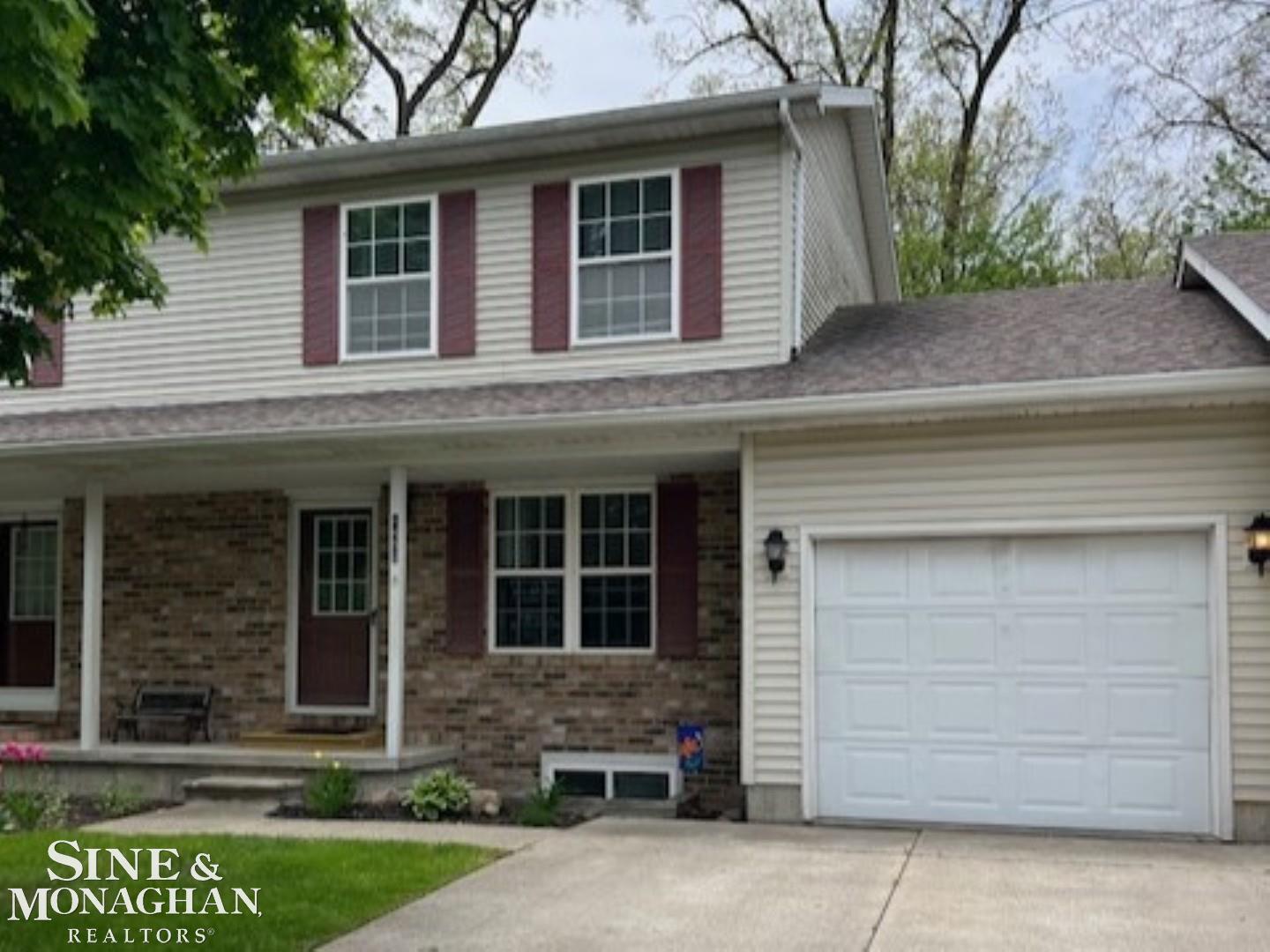 1452 Whispering Woods Avenue — photo