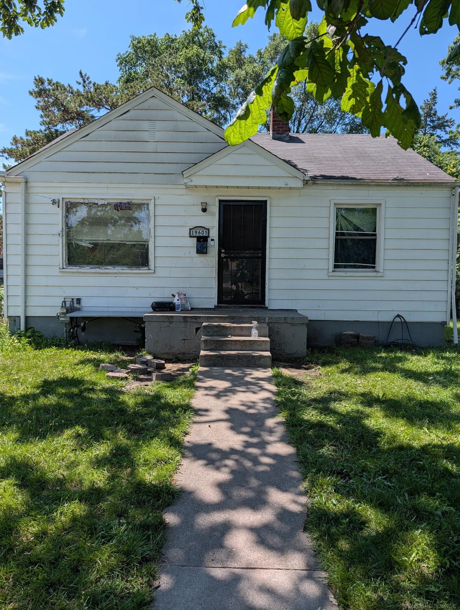 19605 Justine Street — photo