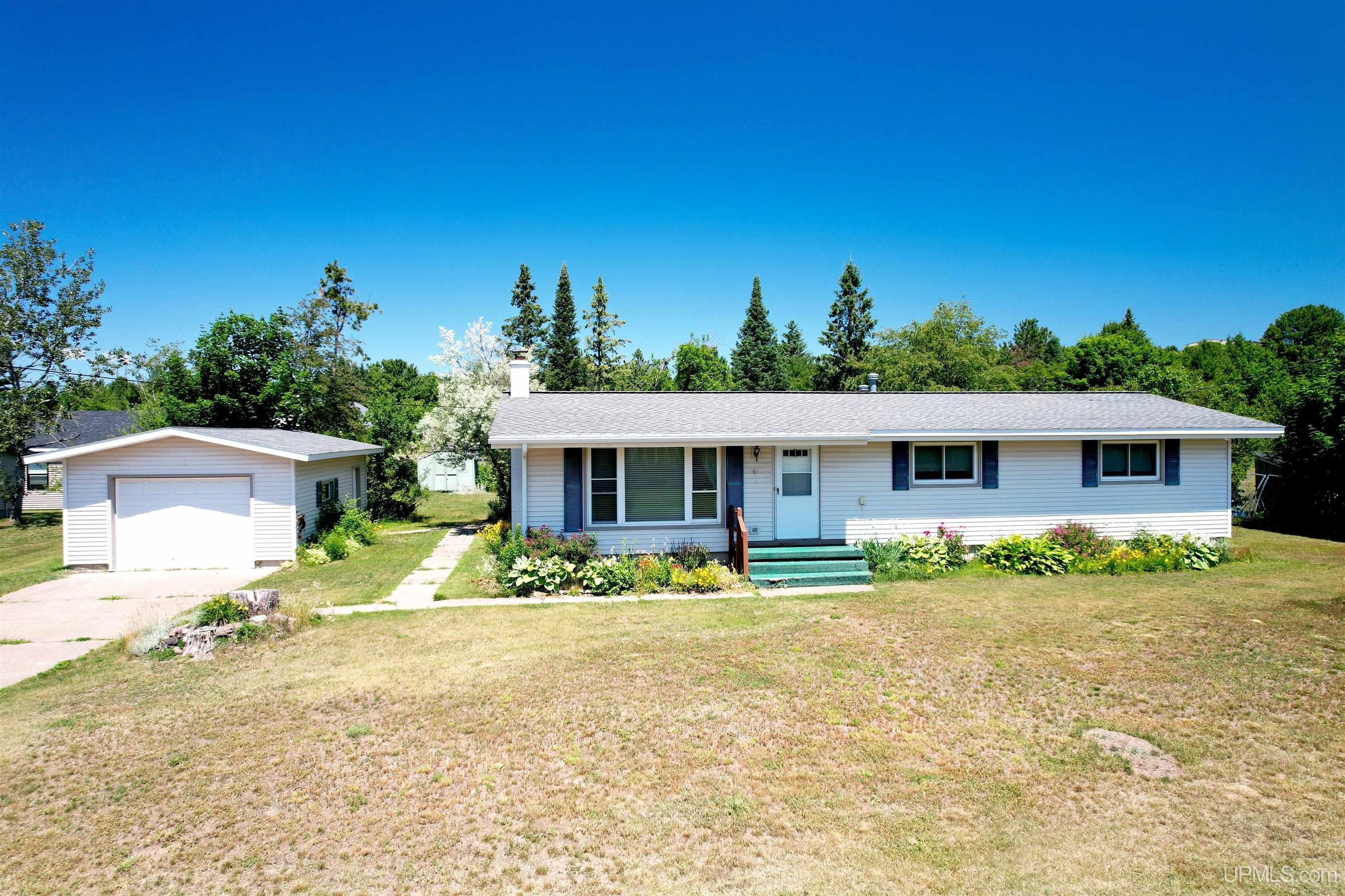 1611 W Atlantic Street — photo