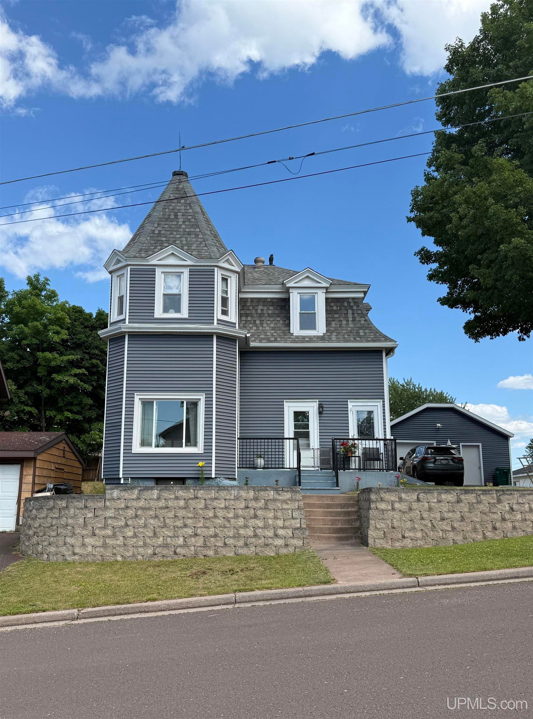 303 S 4th Avenue — photo