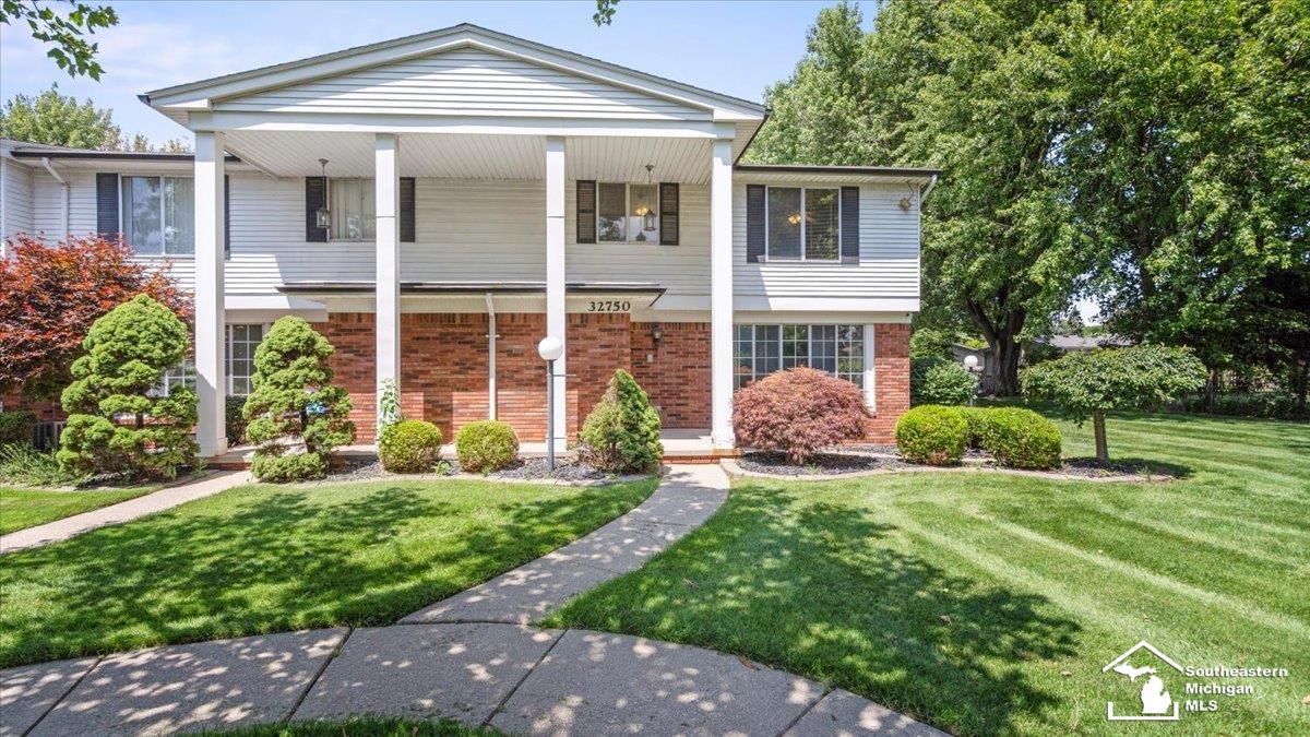 32750 Barclay Square — photo