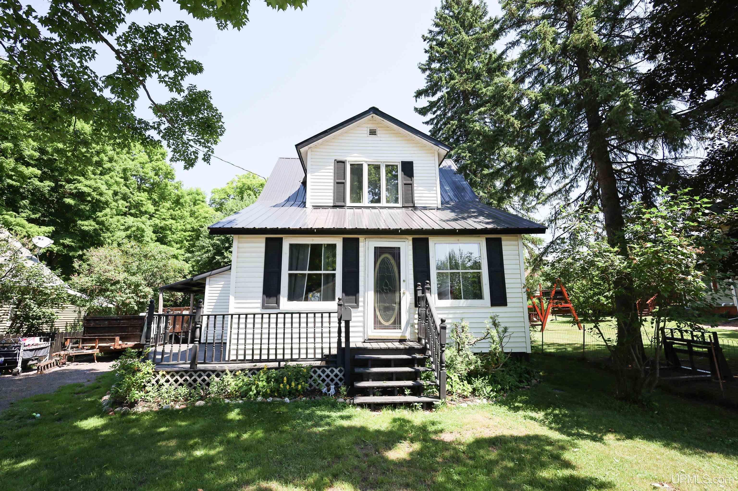 211 N Birch Street — photo