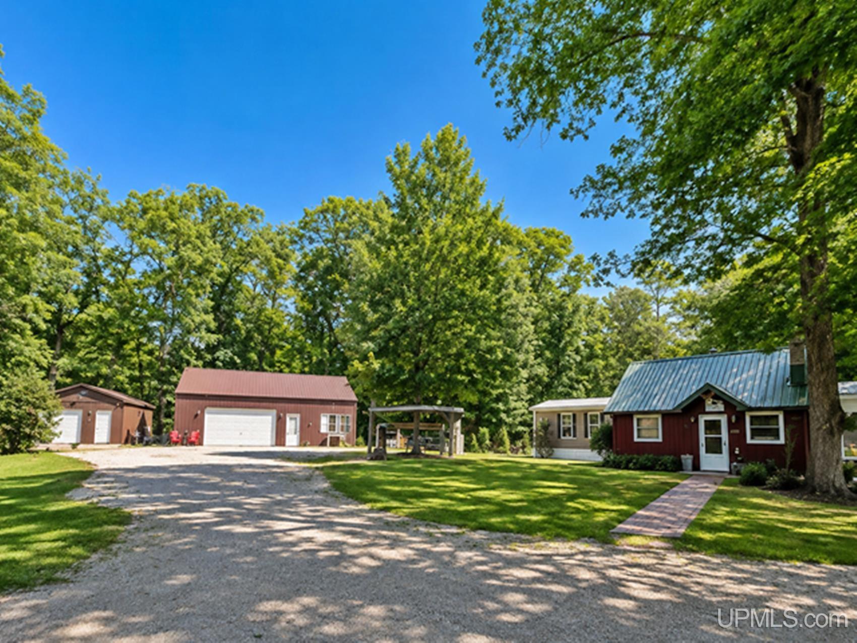 W6150 Steffen Lane — photo
