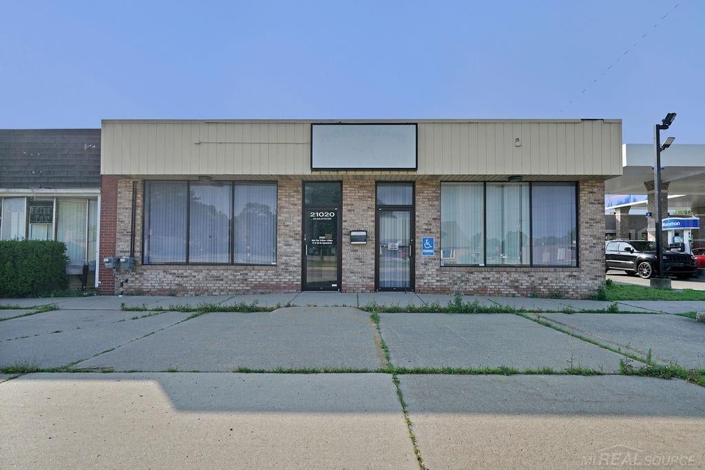 21020 Kelly Road — photo