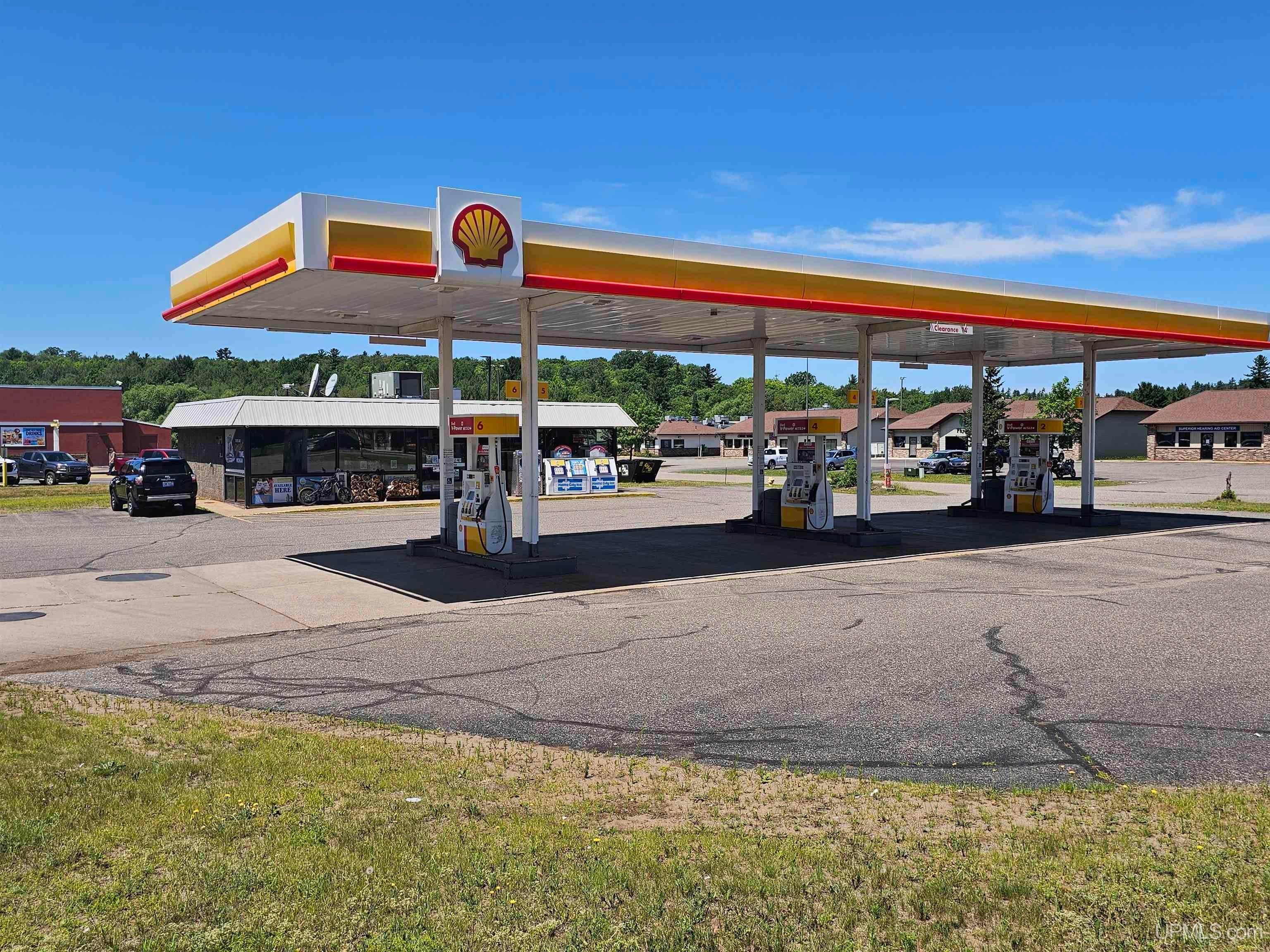 830 W US 41 Highway — photo