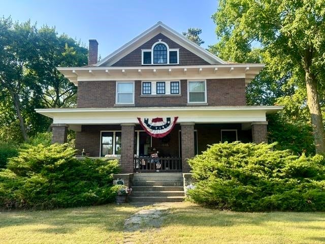 300 W Maple Street — photo