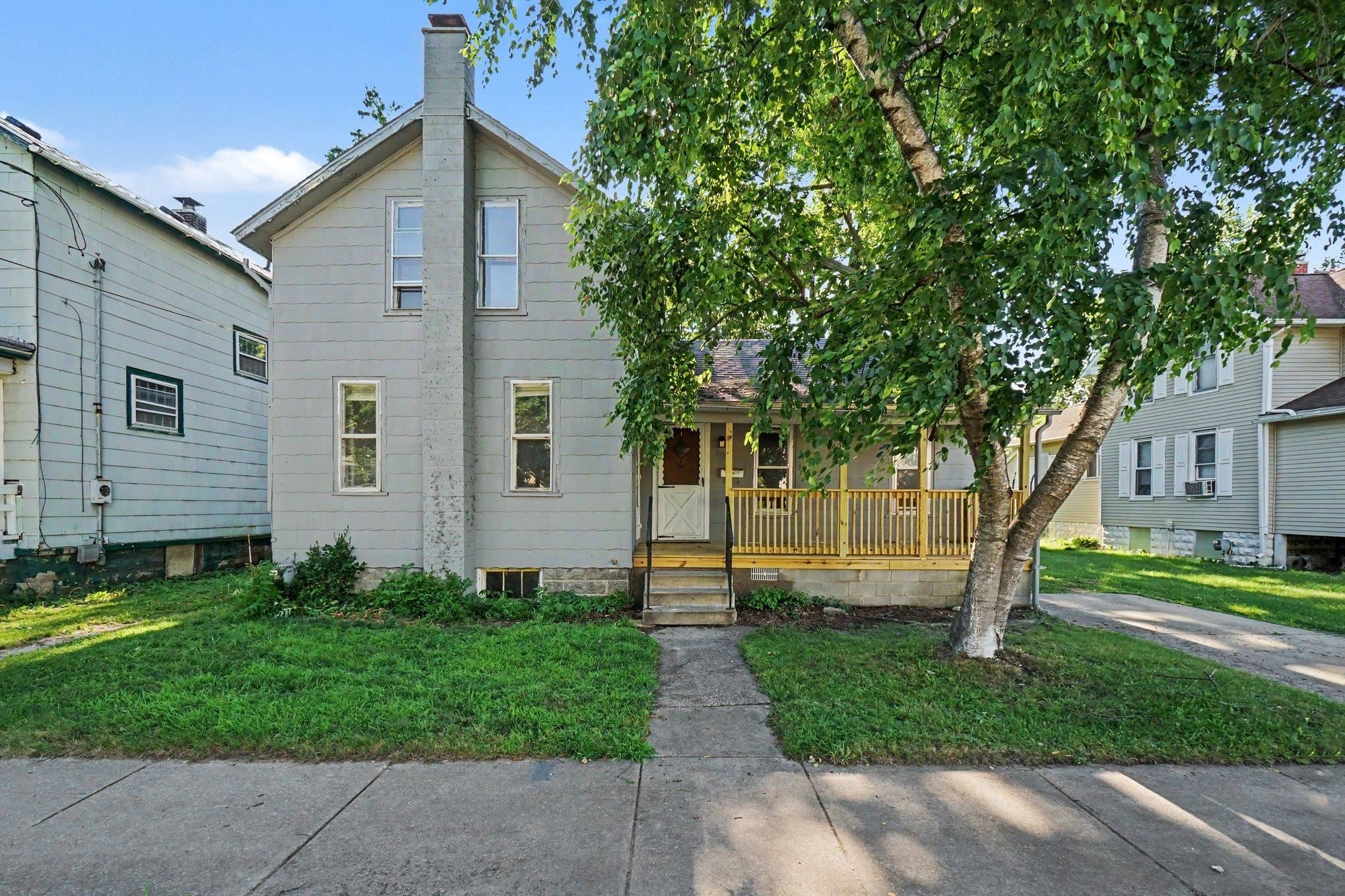 609 Henry Street — photo